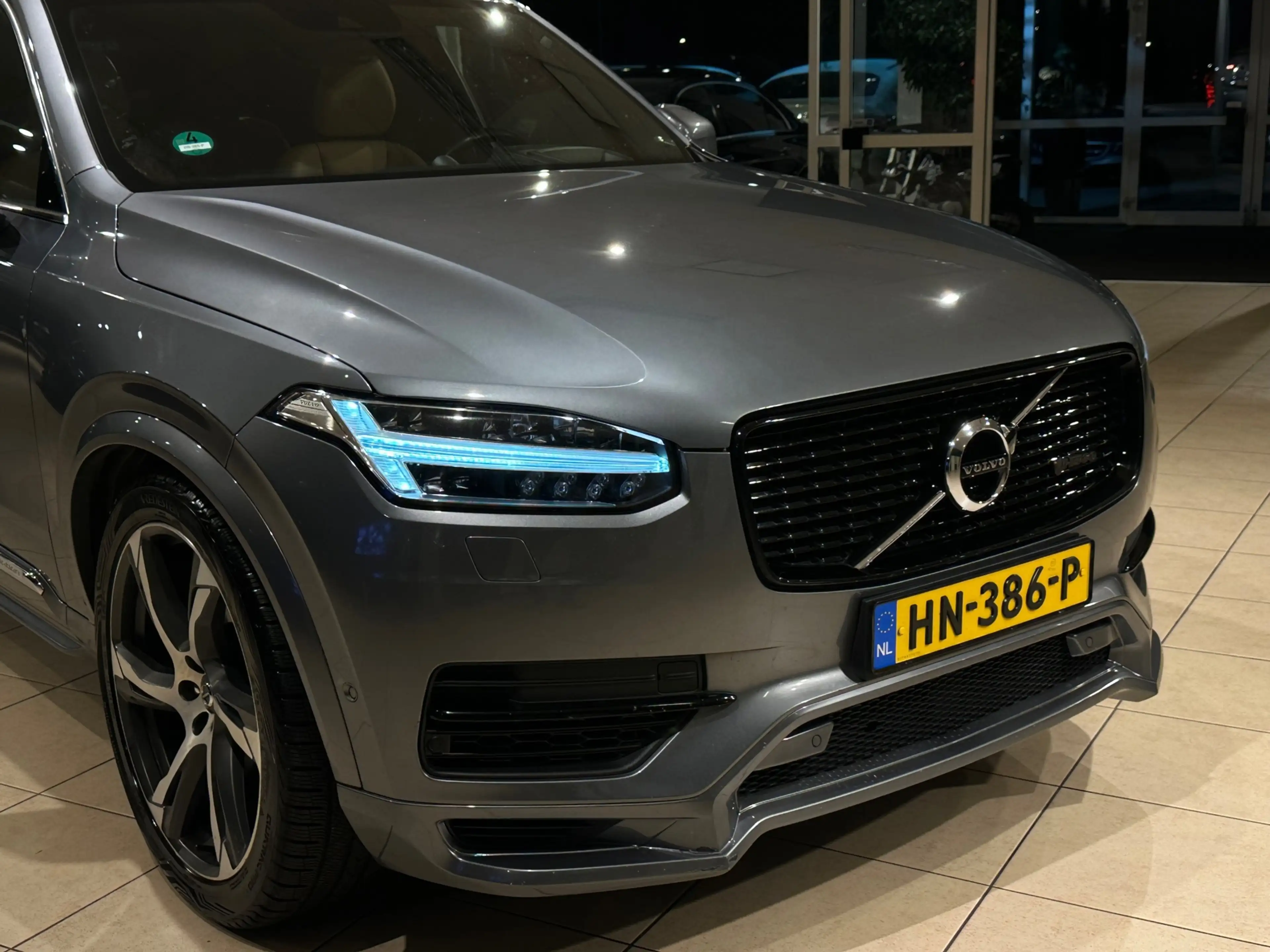 Volvo XC90 2.0 T8 AWD R-DESIGN|BTW|NAP|7P.|TREKHAAK|BOMVOLL! — photo 4