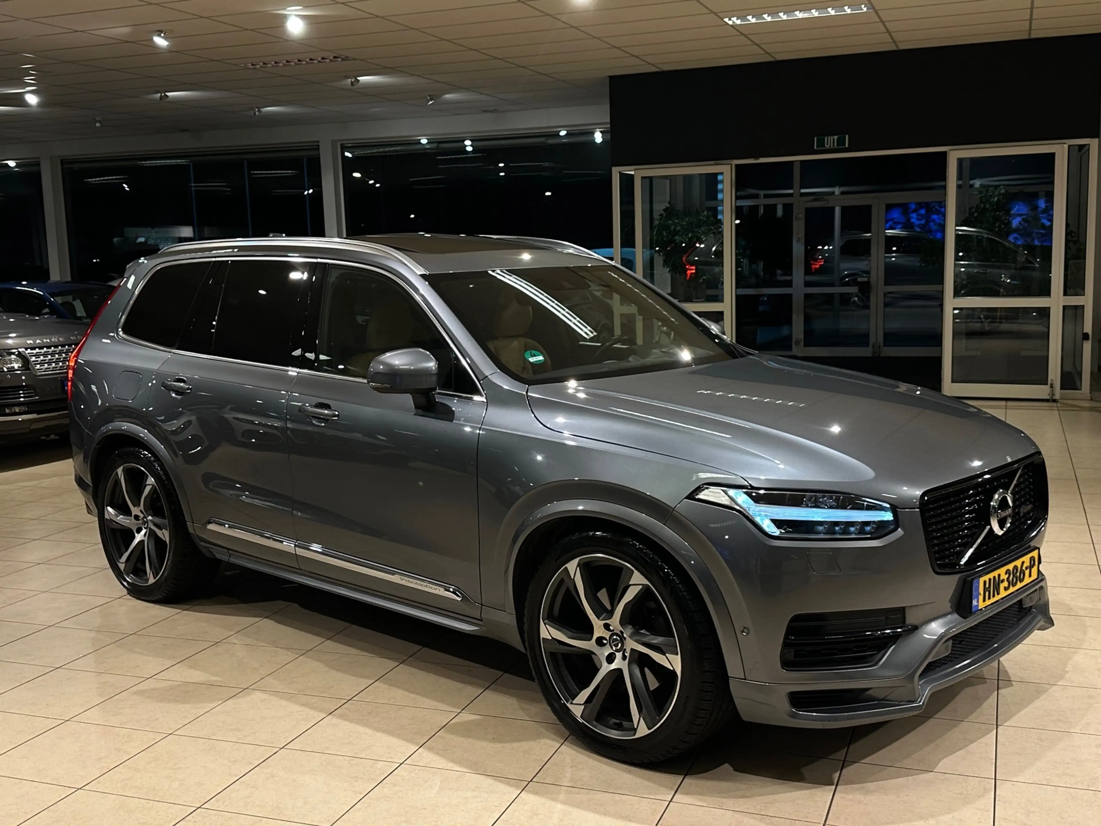 Volvo XC90 2.0 T8 AWD R-DESIGN|BTW|NAP|7P.|TREKHAAK|BOMVOLL! — photo 6