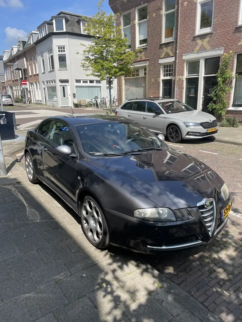 Alfa Romeo GT 2.0 JTS Imola Šedá - 2