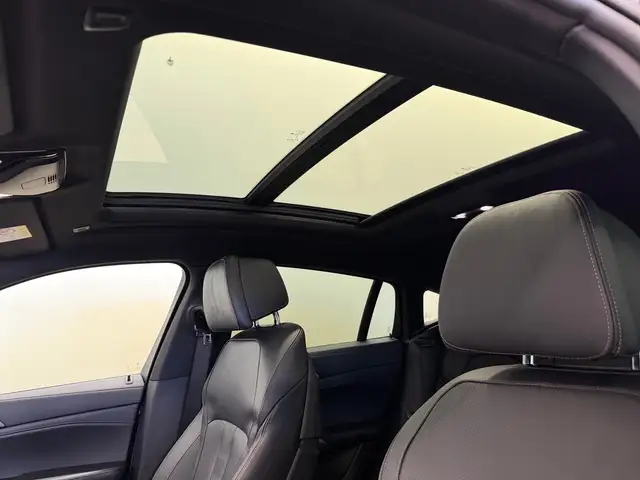 BMW X6 view 14