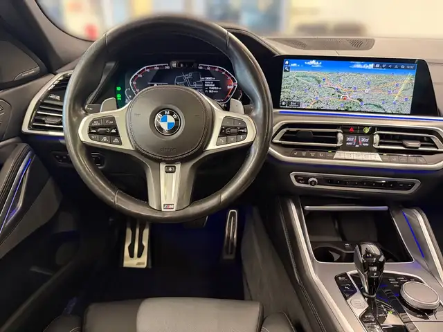 BMW X6 view 8