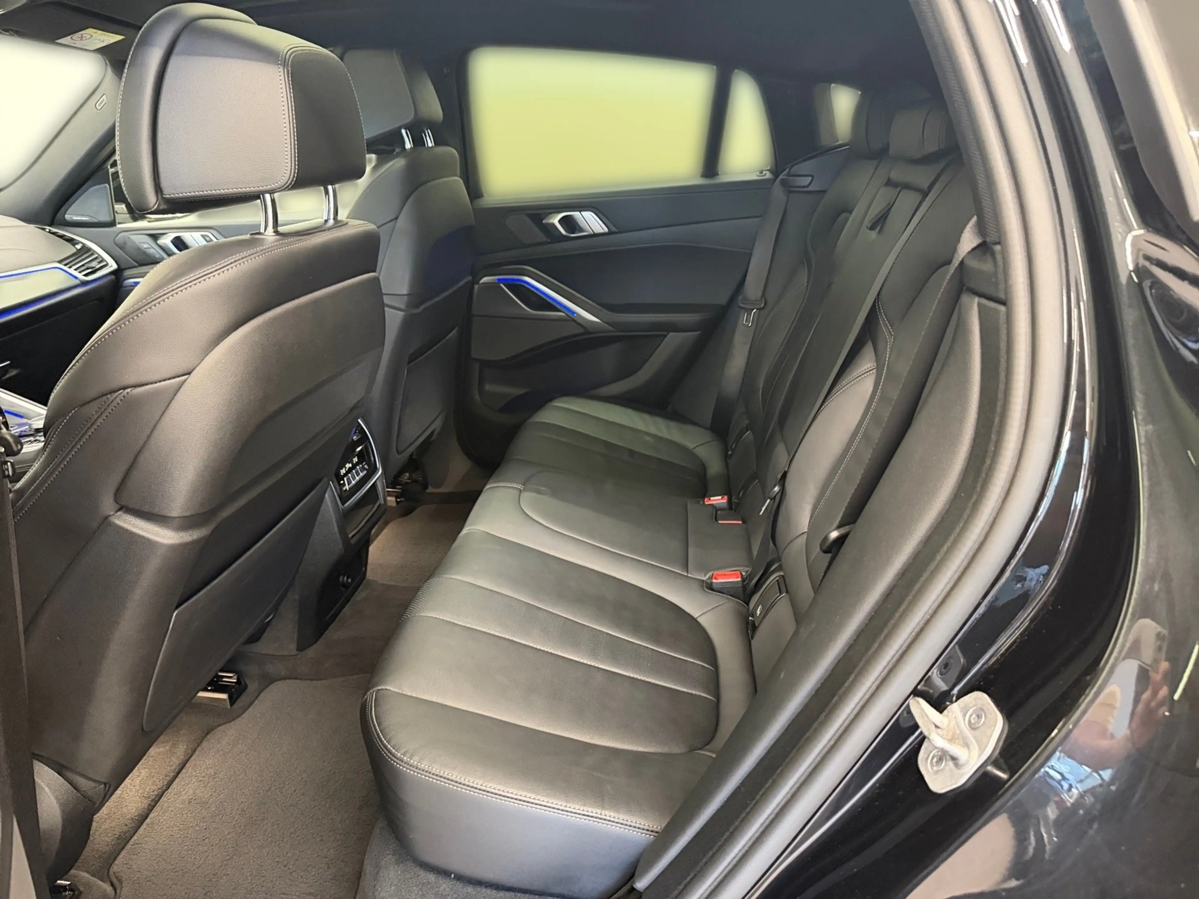 BMW X6 xDrive40d — photo 7