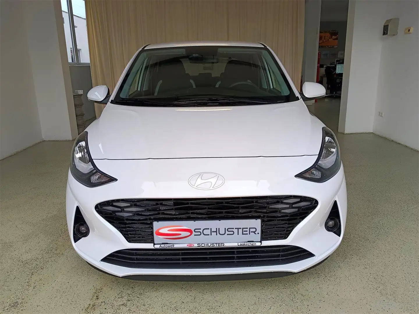 Hyundai i10 GO Plus 1,2 AMT Weiß - 2