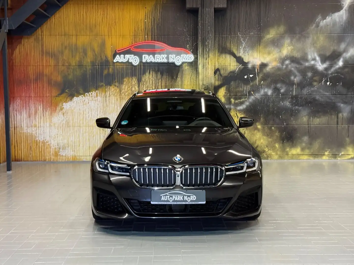 BMW 530 i xDrive M Sport~LASER~PANO~HEAD-UP~KAMERA 36 Grau - 2