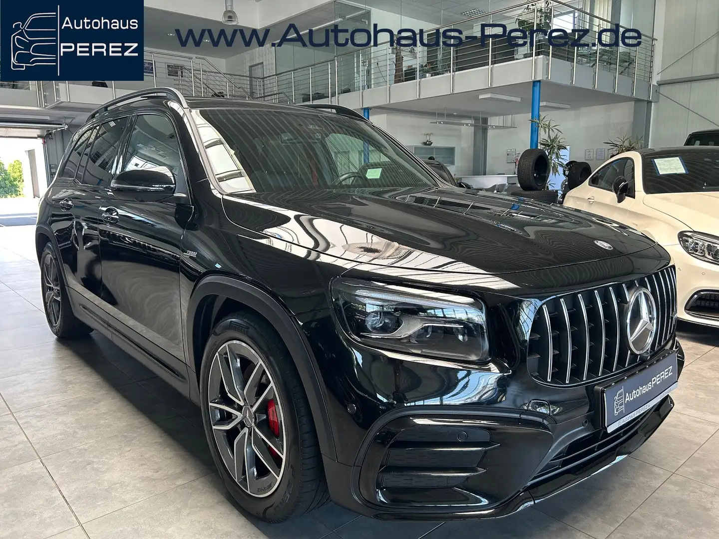 Mercedes-Benz GLB 35 AMG 4M BURMESTER-PANO-STANDHEIZUNG-AHK Černá - 1