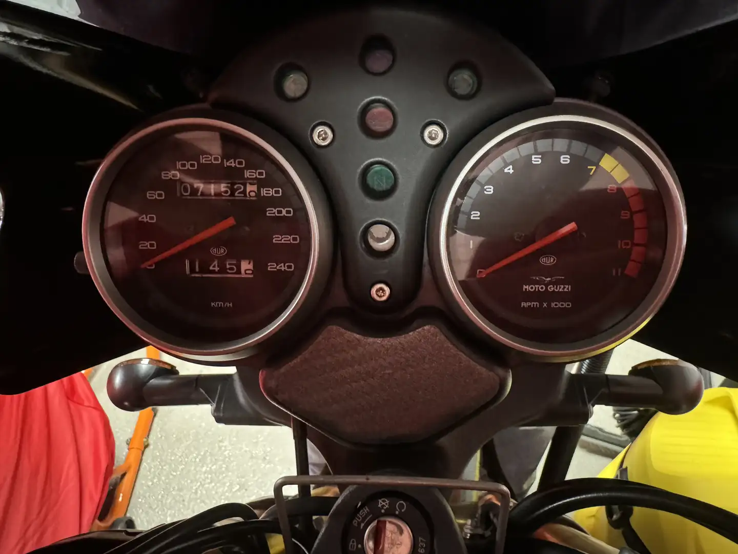 Moto Guzzi V 11 Café Sport nur 7200 km Bronze - 2