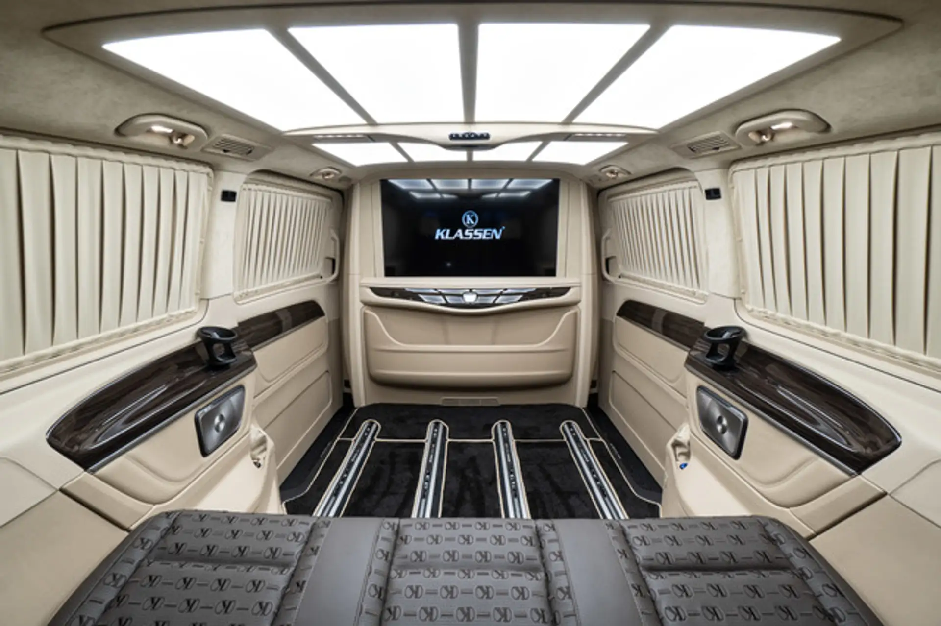 벤츠 V-Class V 300 2026 검정 사진 3