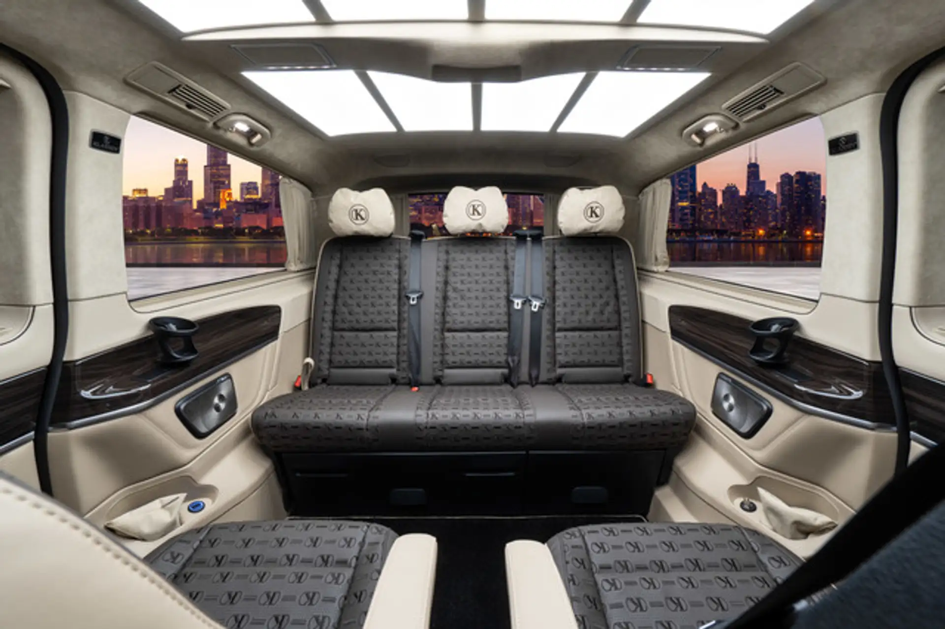 벤츠 V-Class V 300 2026 검정 사진 4