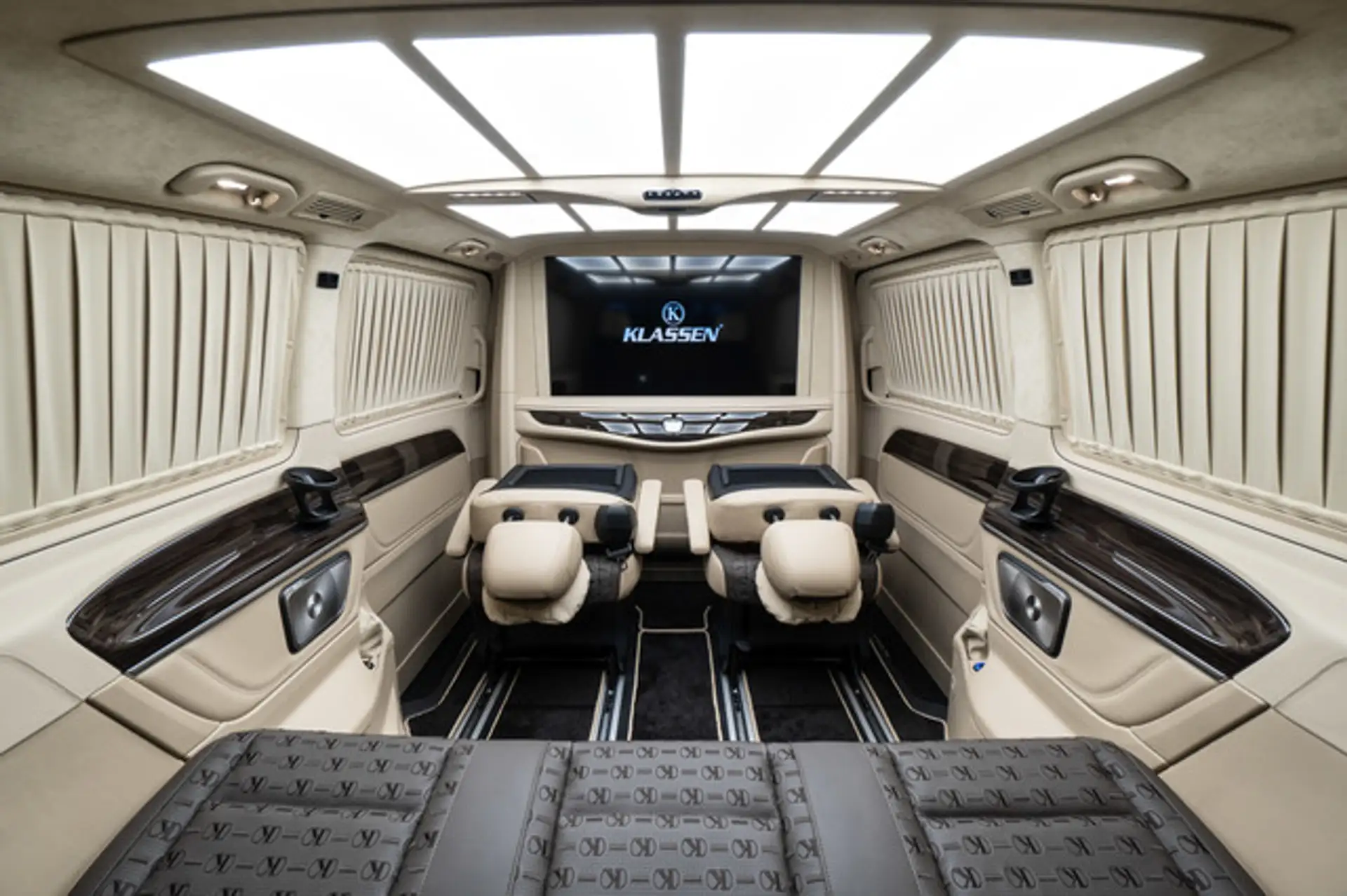 벤츠 V-Class V 300 2026 검정 사진 8