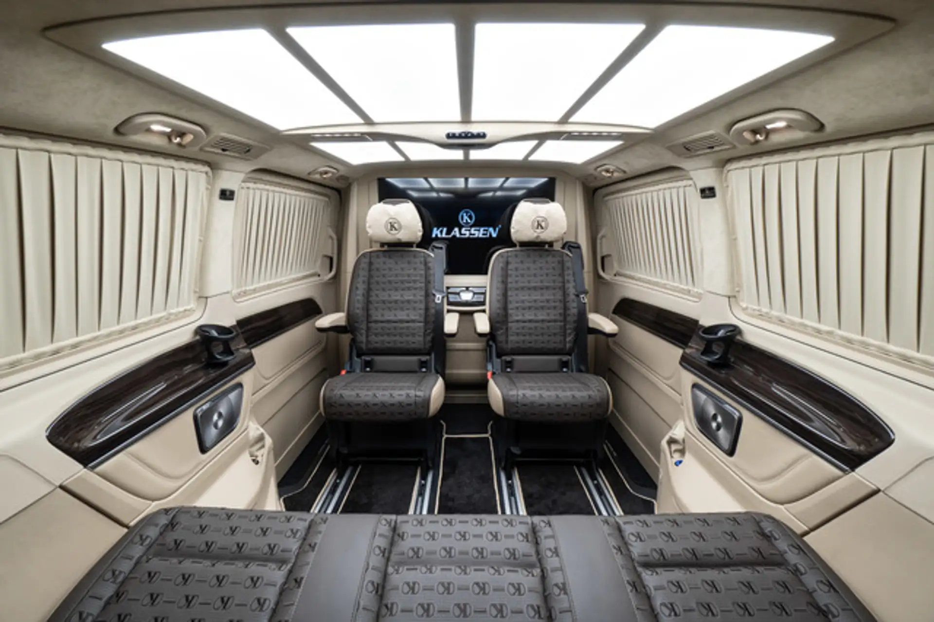 벤츠 V-Class V 300 2026 검정 사진 7