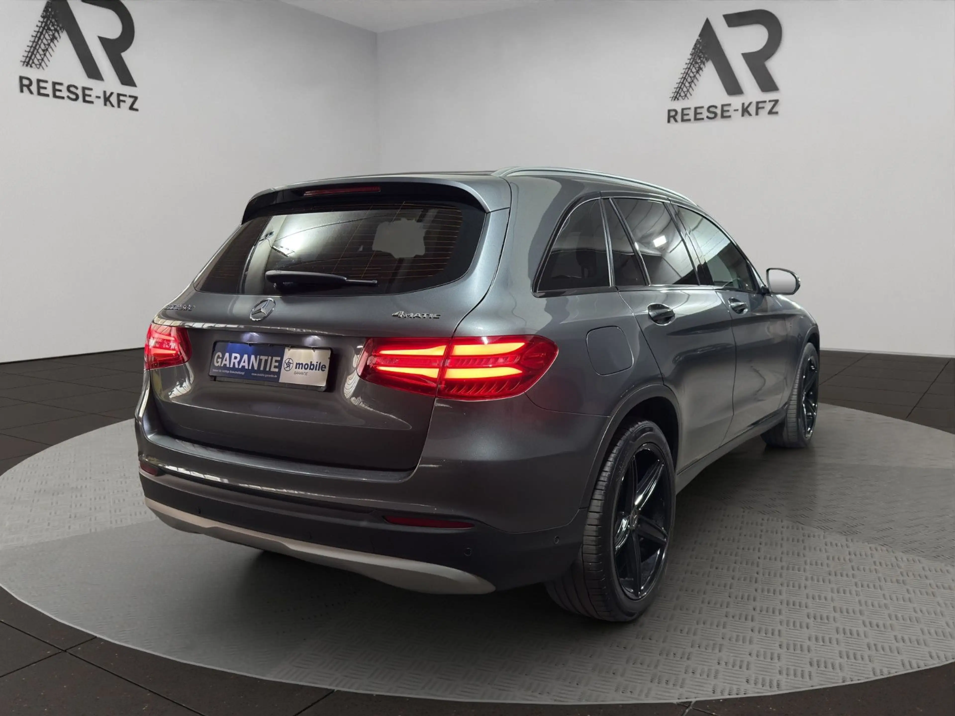 Mercedes-Benz GLC 250 d 4Matic Pano HUD LED PDC SHZ — photo 5