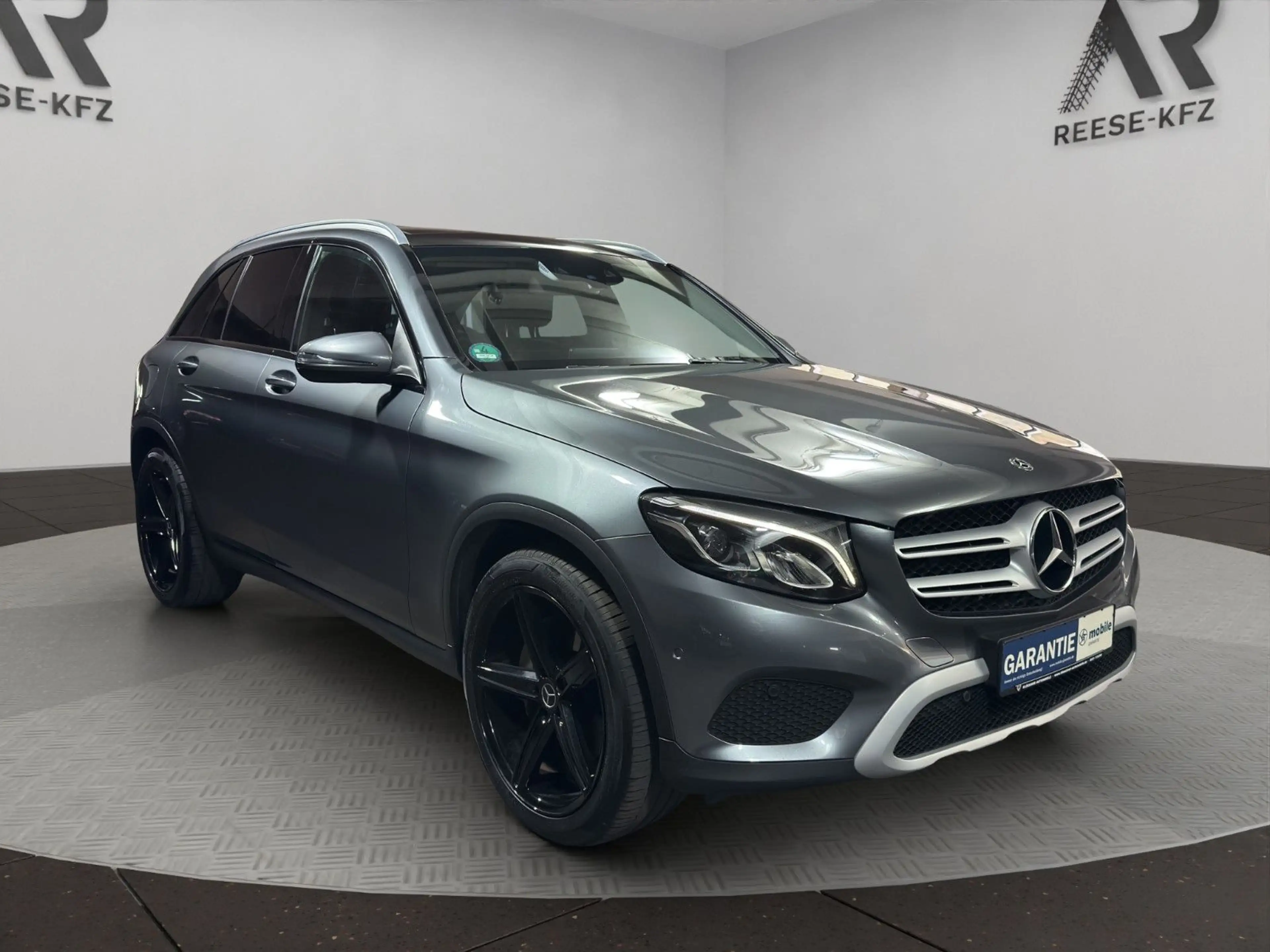 Mercedes-Benz GLC 250 d 4Matic Pano HUD LED PDC SHZ — photo 7