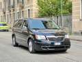 Lancia Voyager 2.8L 178cv aut. E5+ 7 Posti Platinum DVD POSTERIORI-SEDILI POST ELETTRICI-BLIS-XENO-NAVI TOUCH-RETROCAMERA-BARRE AL TETTO Schwarz - thumbnail 3