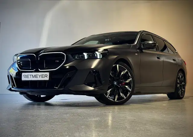 BMW i5 Touring M60 xDrive |Panorama |Ext./Inter. Carbon |
