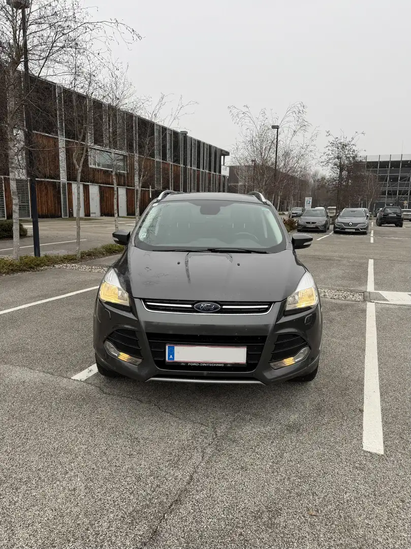 Ford Kuga 2,0 TDCi Titanium 4x4 Grau - 2