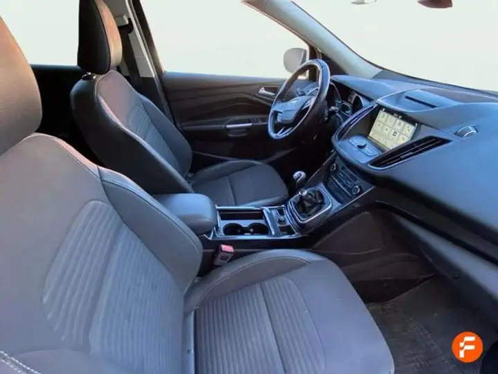 Ford Kuga 1.5 TDCi Titanium 4x2 2018, foto 19