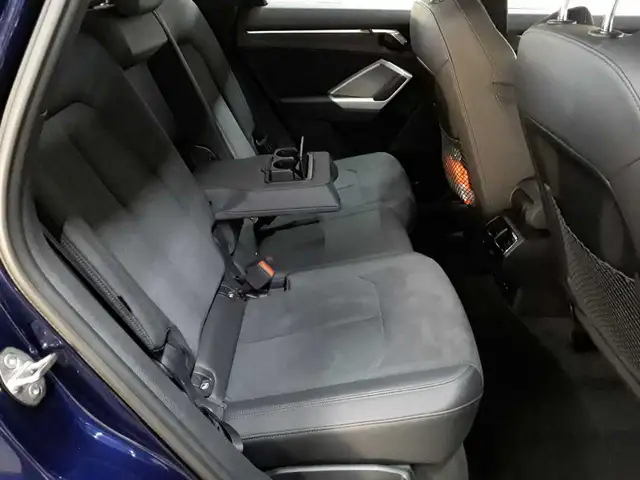 Audi Q3 view 14