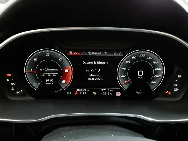 Audi Q3 view 11
