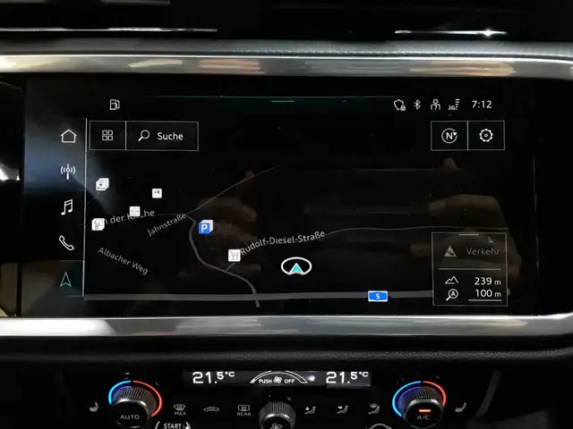 Audi Q3 view 12