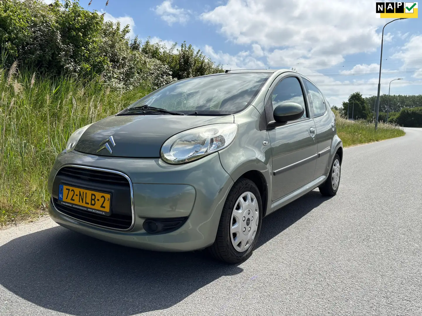 Citroen C1 1.0-12V Ambiance Carplay scherm airco en 12 maande Vert - 1