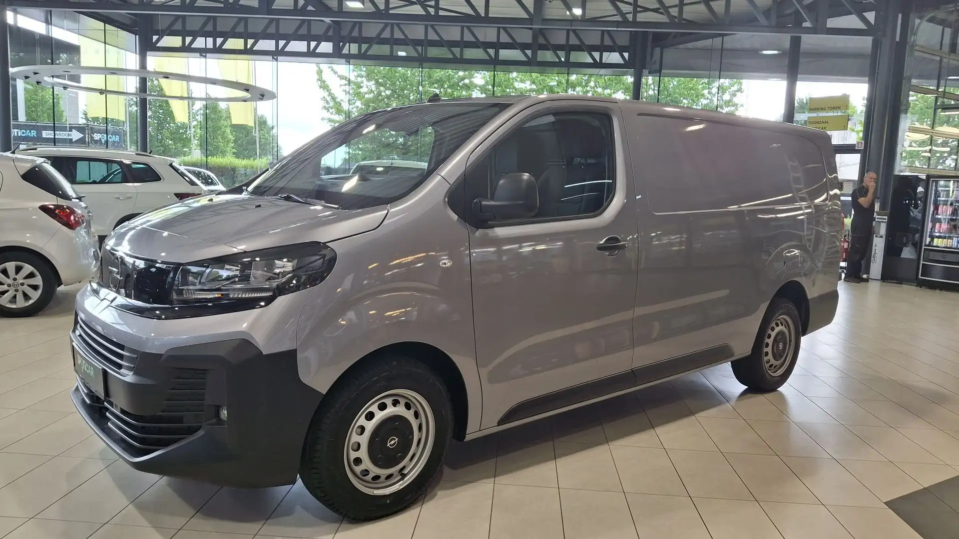 Opel Vivaro Van L3H1 - 1