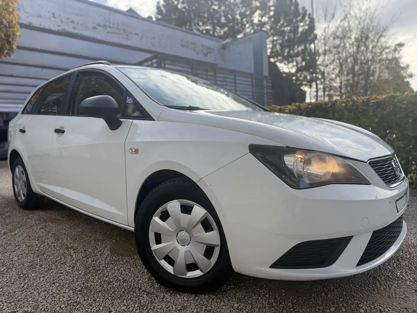 SEAT Ibiza ST 1.2 CR TDi Weiß - 1