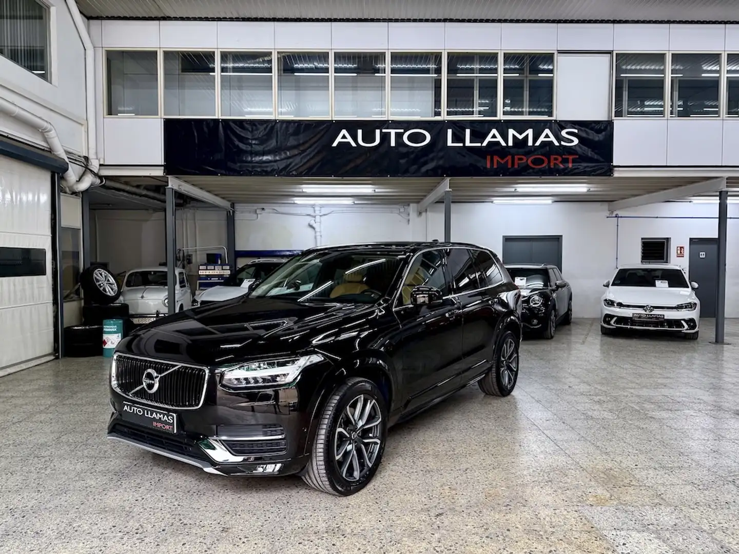 Volvo XC90 D5 Momentum AWD 225 Aut. Negro - 1