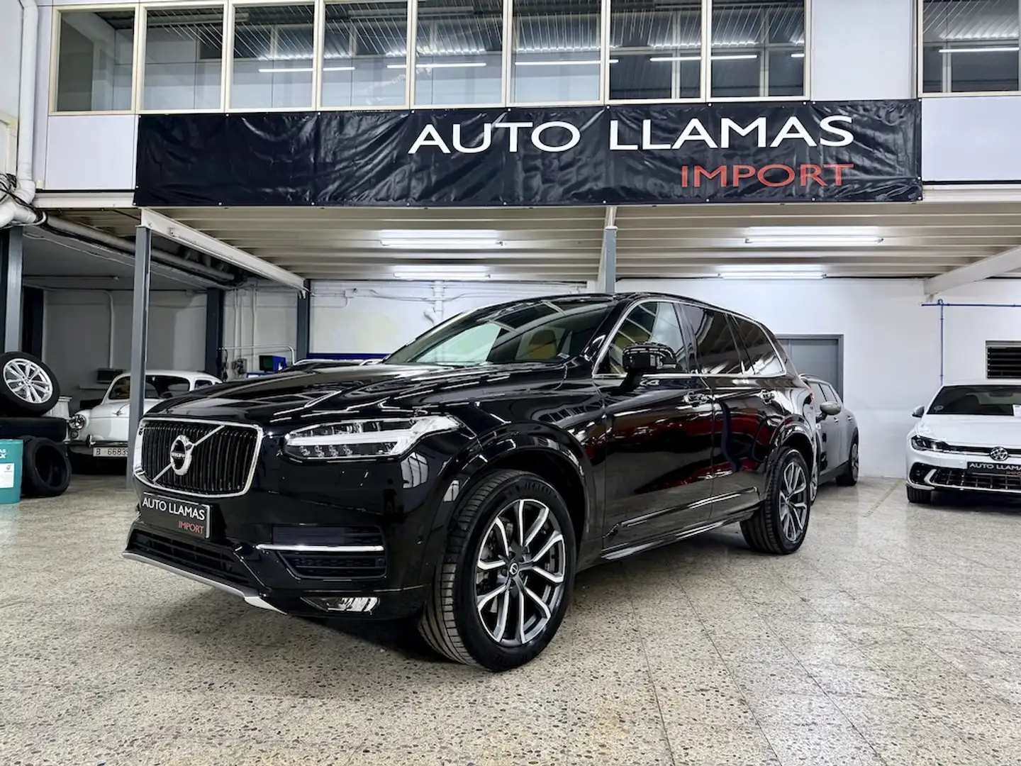 Volvo XC90 D5 Momentum AWD 225 Aut. Negro - 2