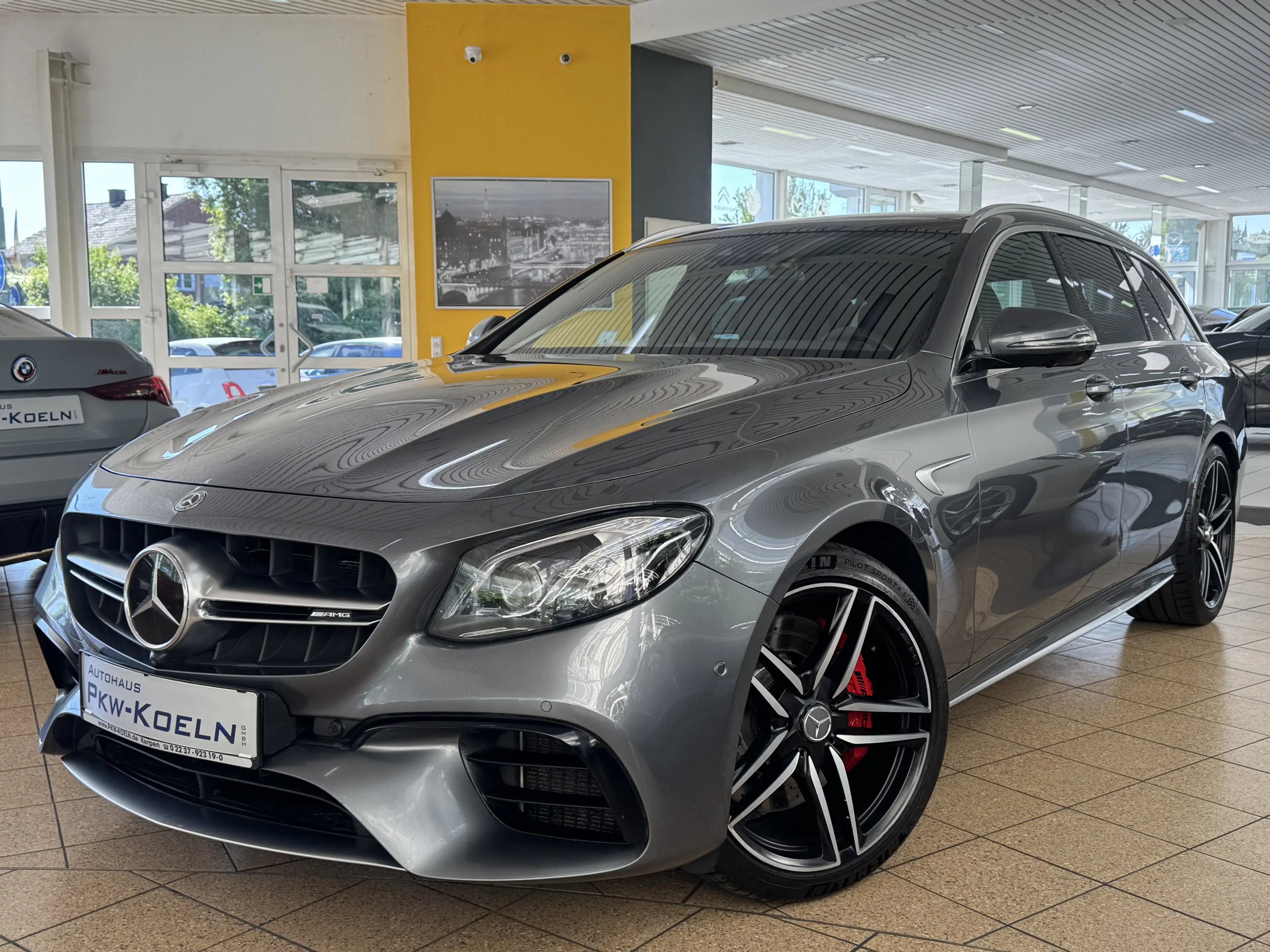 Mercedes-Benz E 63 AMG S 4M *PANO*DiSTRO*360°*LED*LuFT*MEMORY* — photo 7