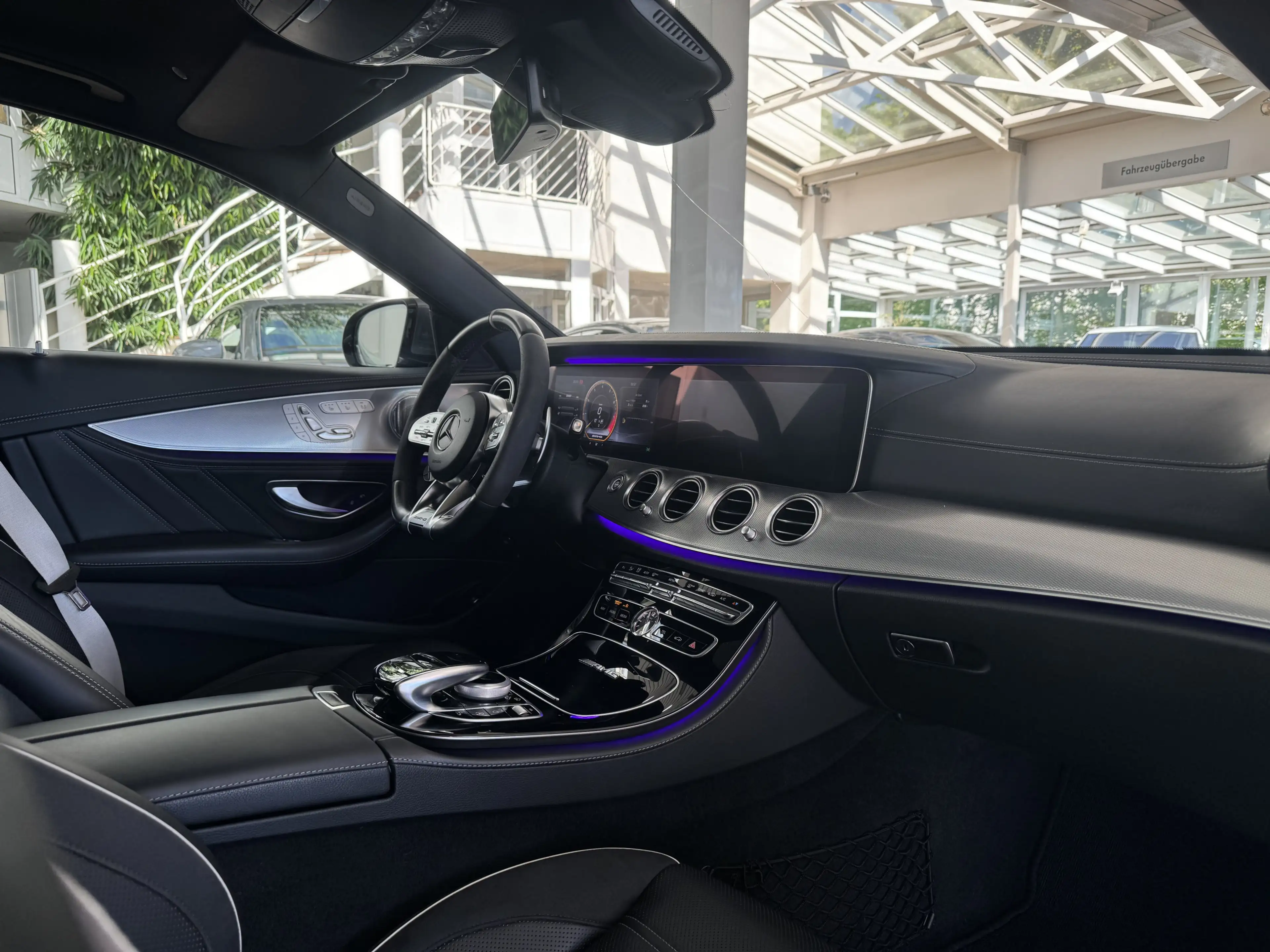 Mercedes-Benz E 63 AMG S 4M *PANO*DiSTRO*360°*LED*LuFT*MEMORY* — photo 13