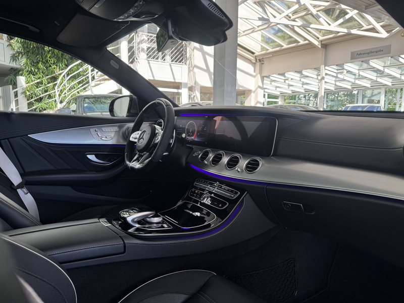 Mercedes-Benz E 63 AMG S 4M *PANO*DiSTRO*360°*LED*LuFT*MEMORY* — photo 13