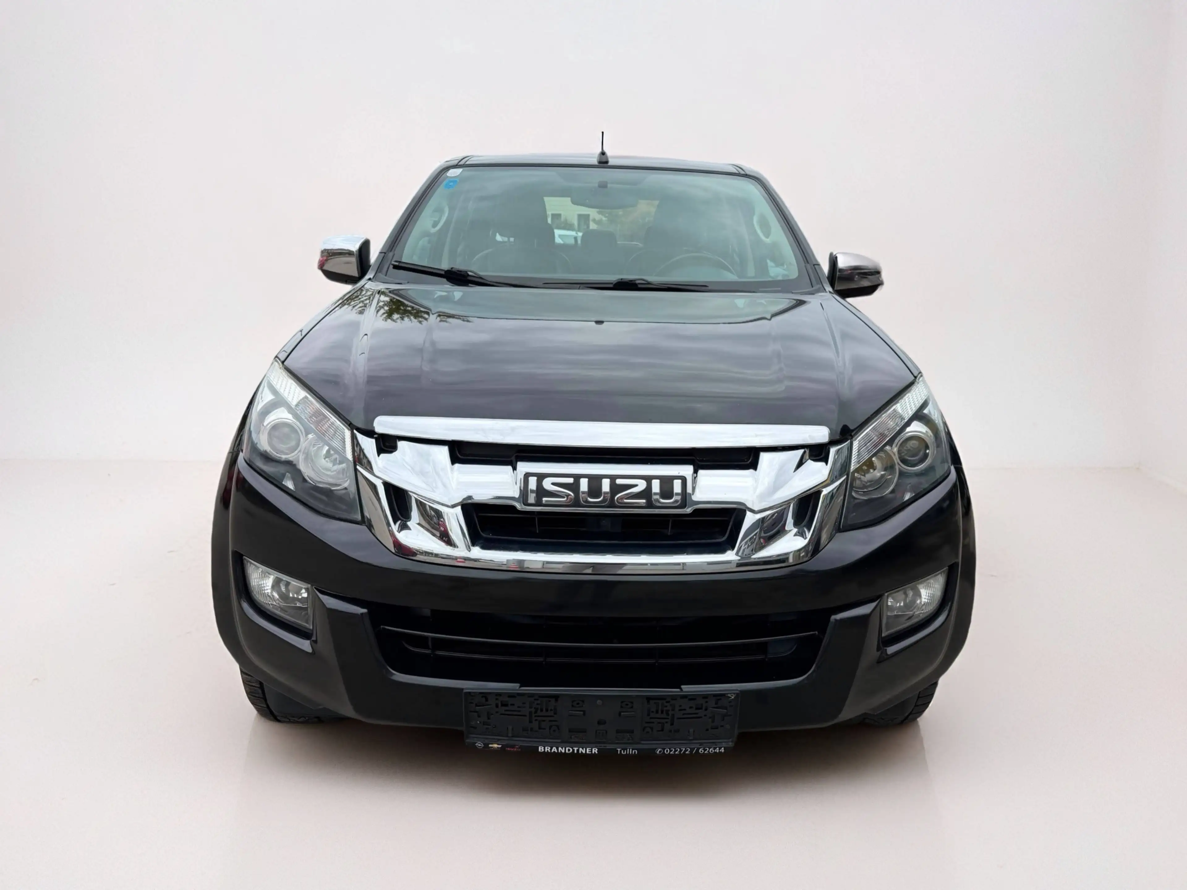 Isuzu D-Max Double Cab Premium — photo 13