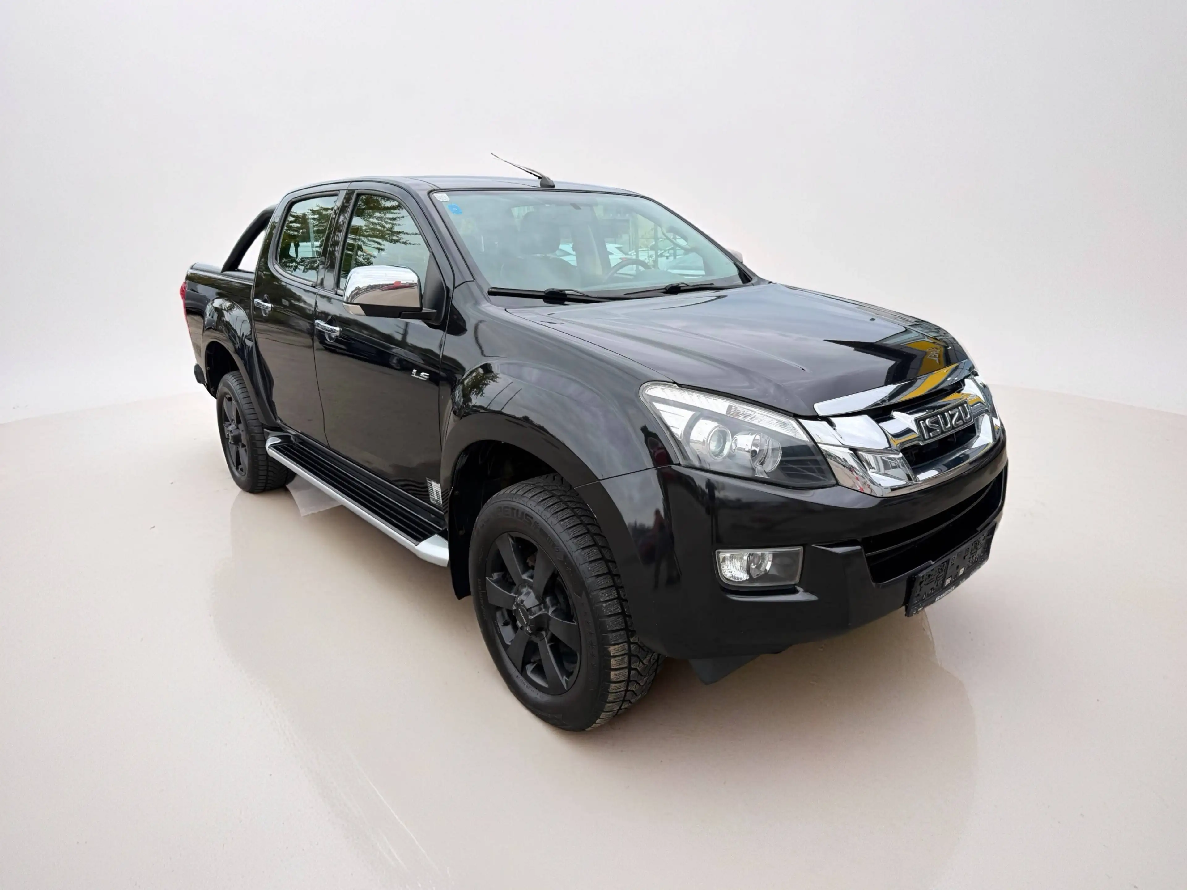 Isuzu D-Max Double Cab Premium — photo 14