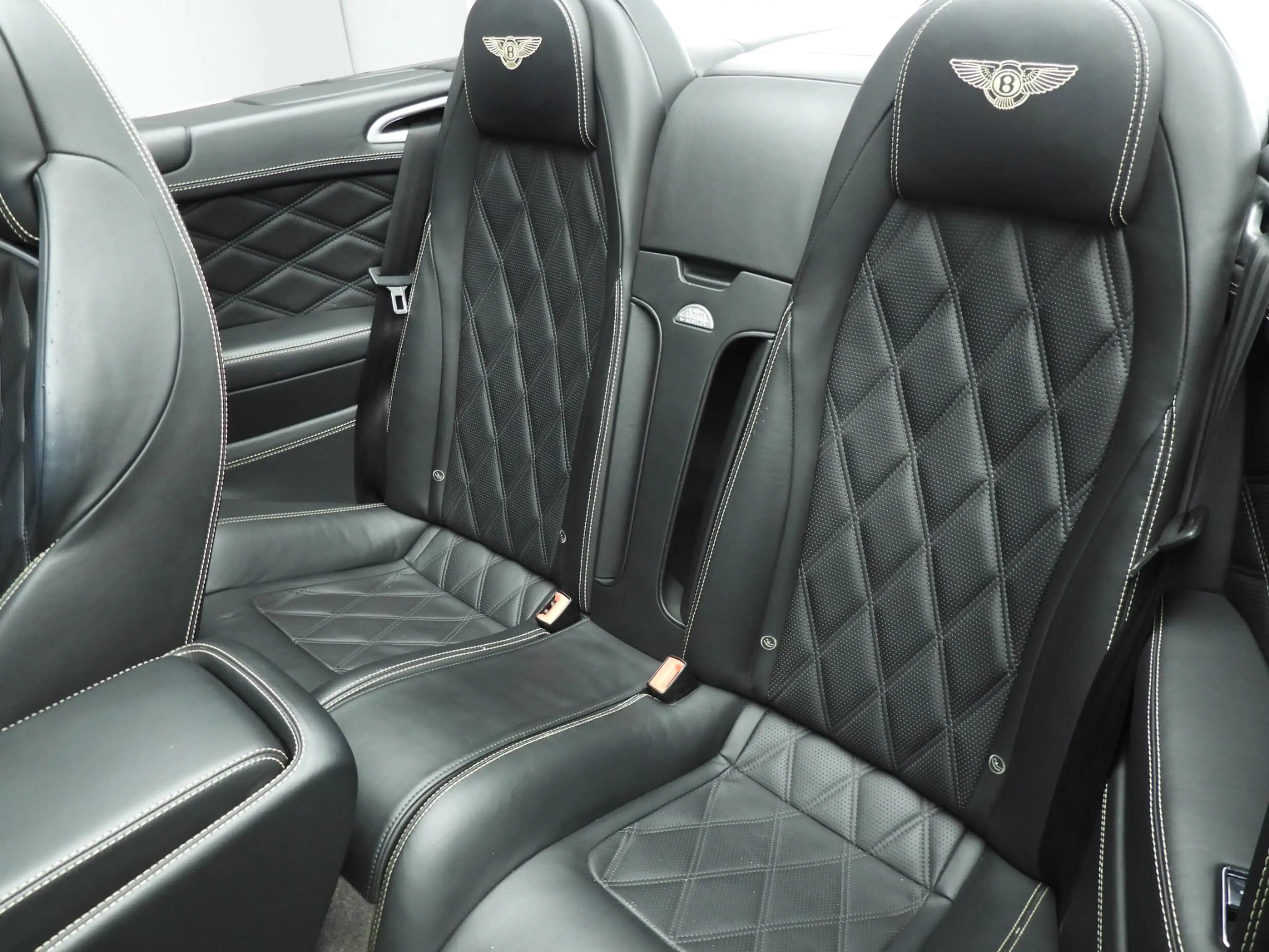 Bentley Continental GTC 4.0 V8 | Naim for Bentley | Gelaagd glas | Massage — photo 8