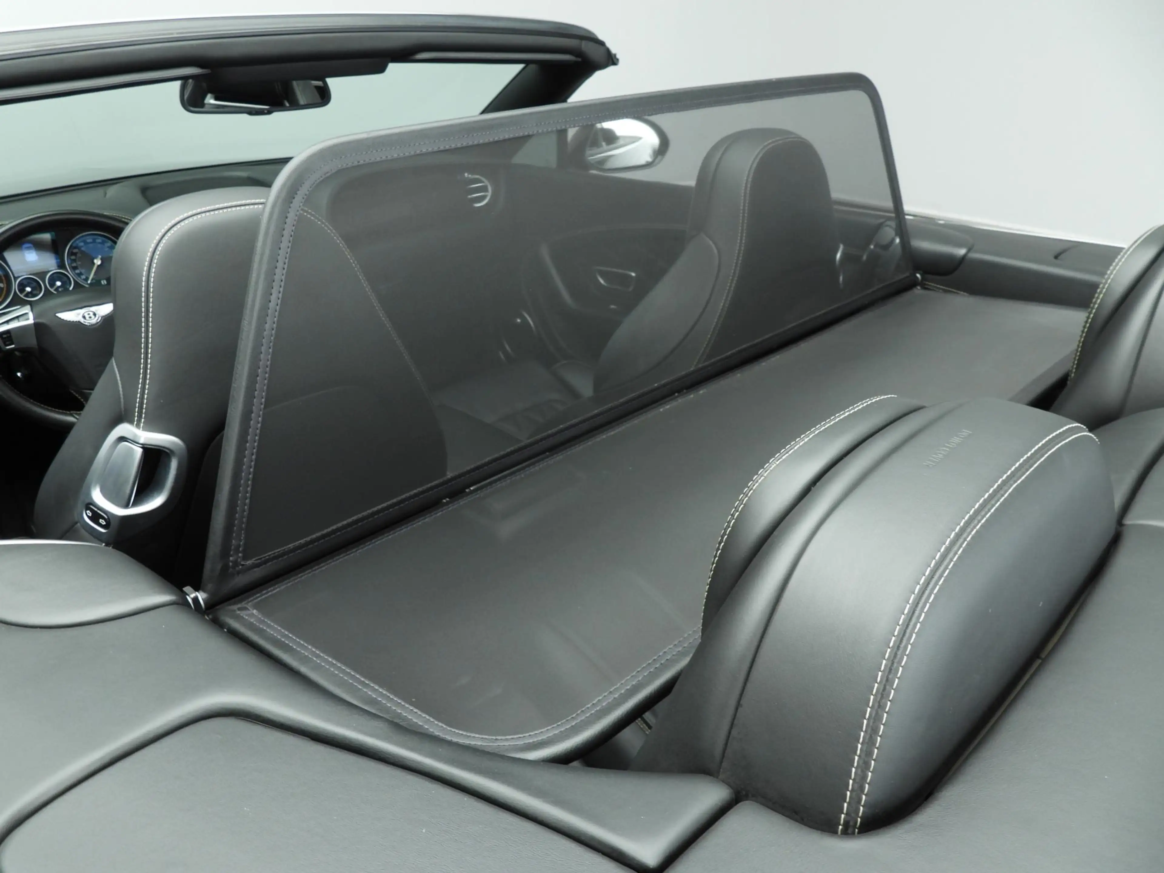 Bentley Continental GTC 4.0 V8 | Naim for Bentley | Gelaagd glas | Massage — photo 10