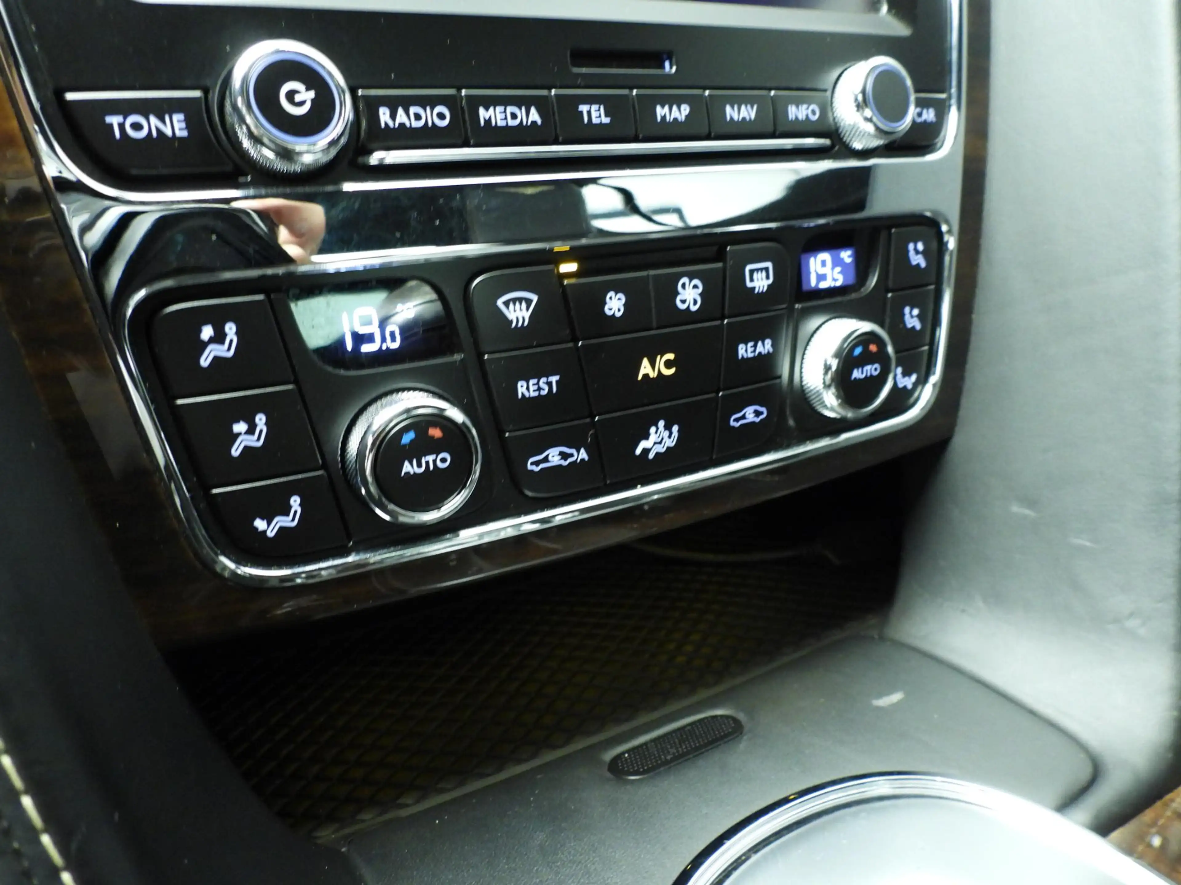 Bentley Continental GTC 4.0 V8 | Naim for Bentley | Gelaagd glas | Massage — photo 15