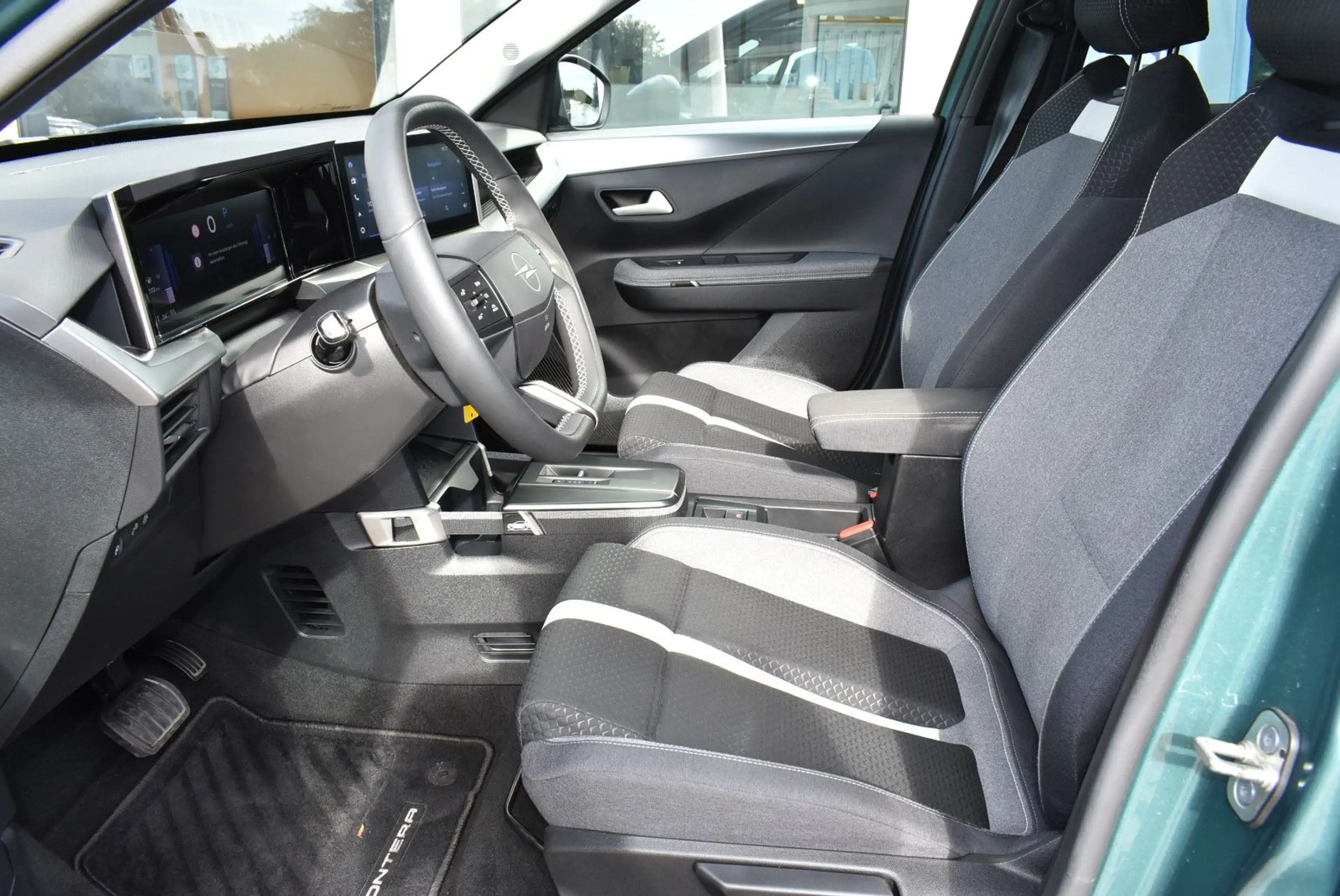 Opel Frontera GS 48V Hybrid 145 — photo 11