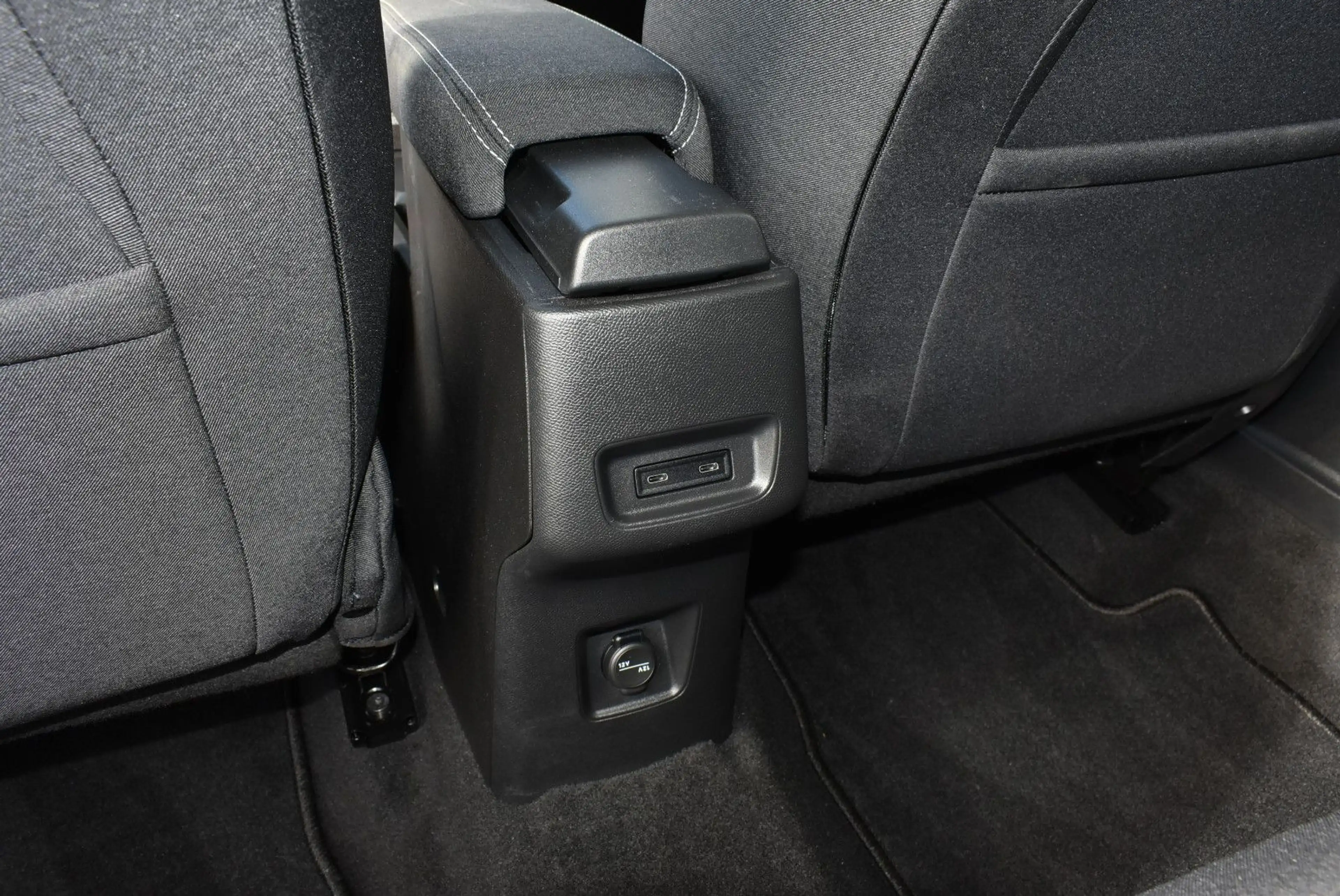 Opel Frontera GS 48V Hybrid 145 — photo 14