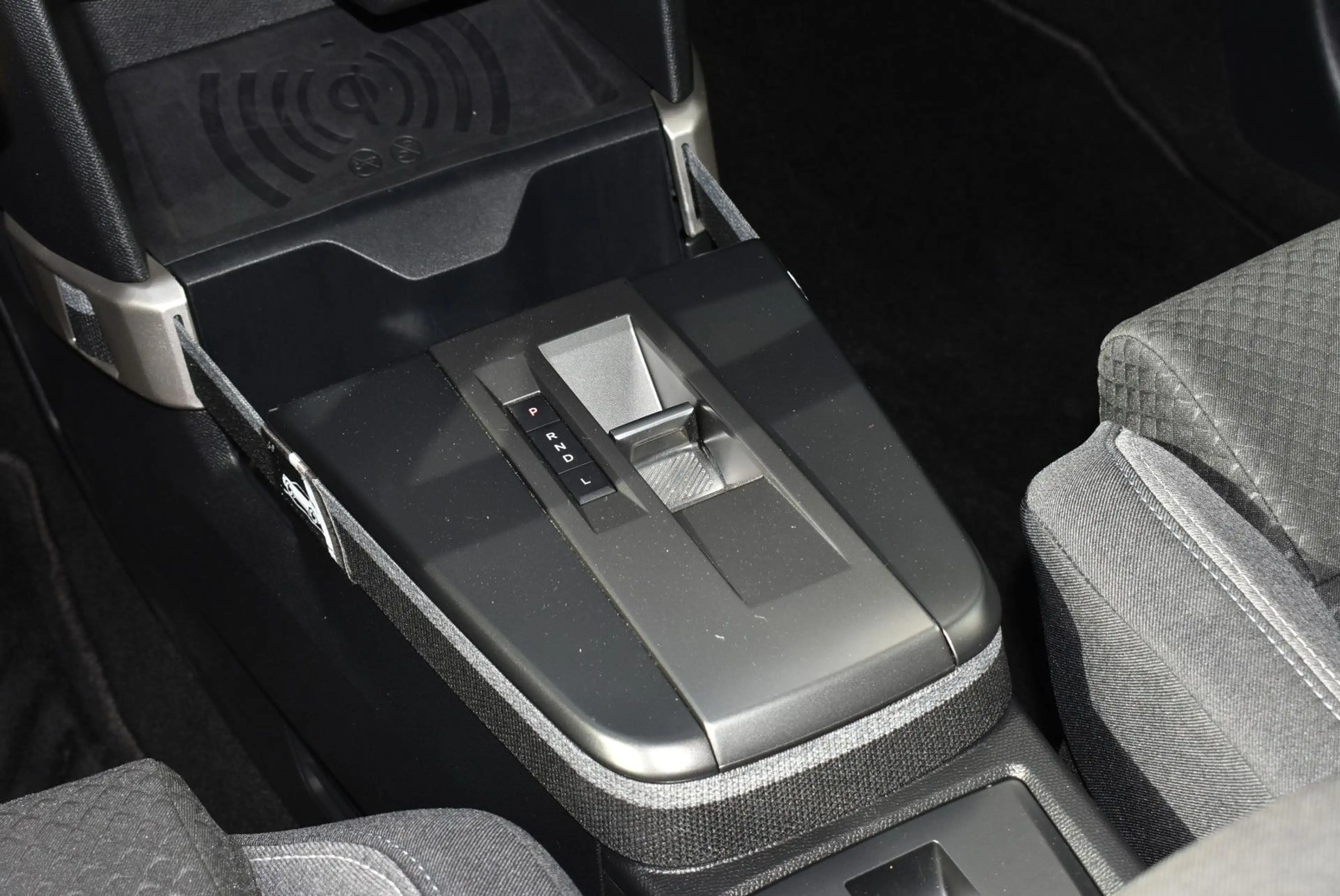 Opel Frontera GS 48V Hybrid 145 — photo 18