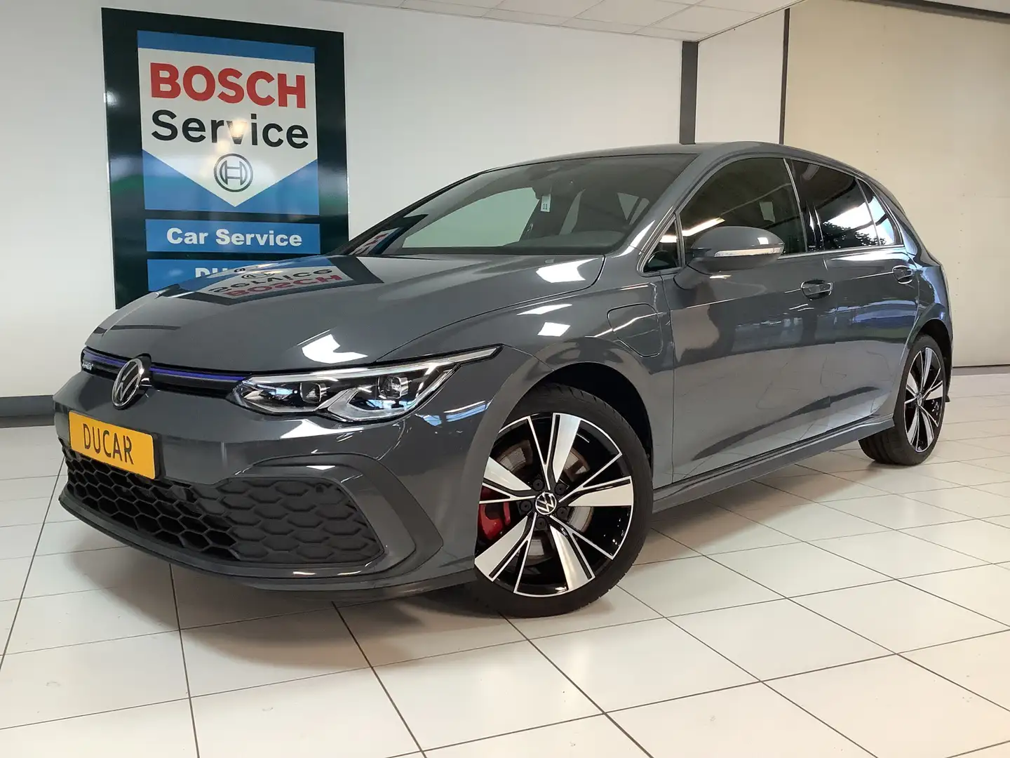 Volkswagen Golf GTE 1.4 eHybrid camera / Apple carplay/android / Grijs - 1