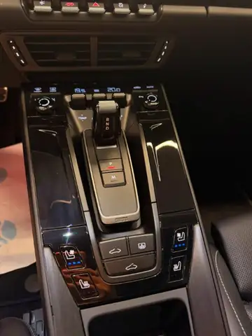 Porsche 911 view 13