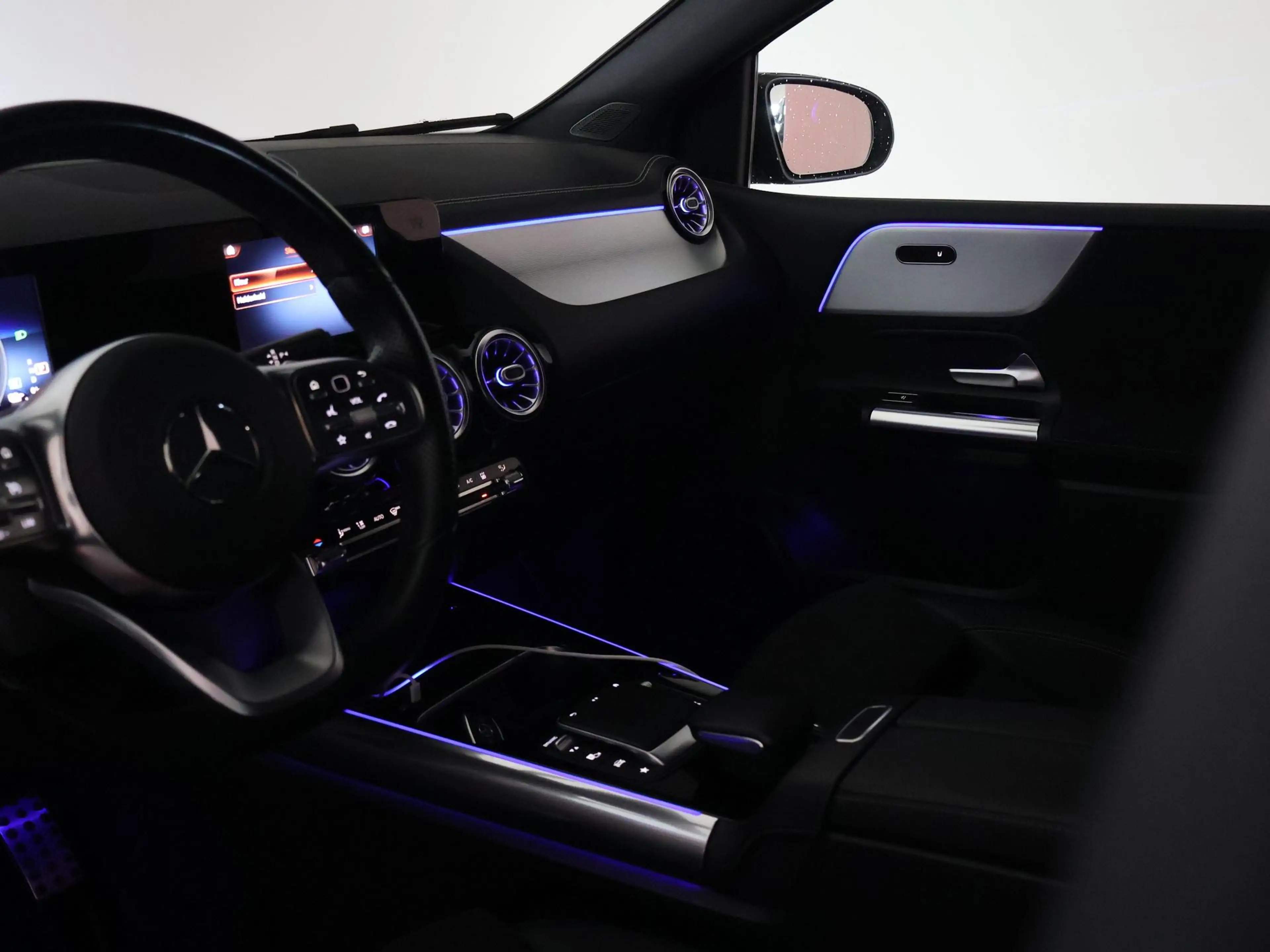 Mercedes-Benz B 250 250e 218 PK AMG NIGHT + SFEERVERLICHTING | CAMERA — photo 18