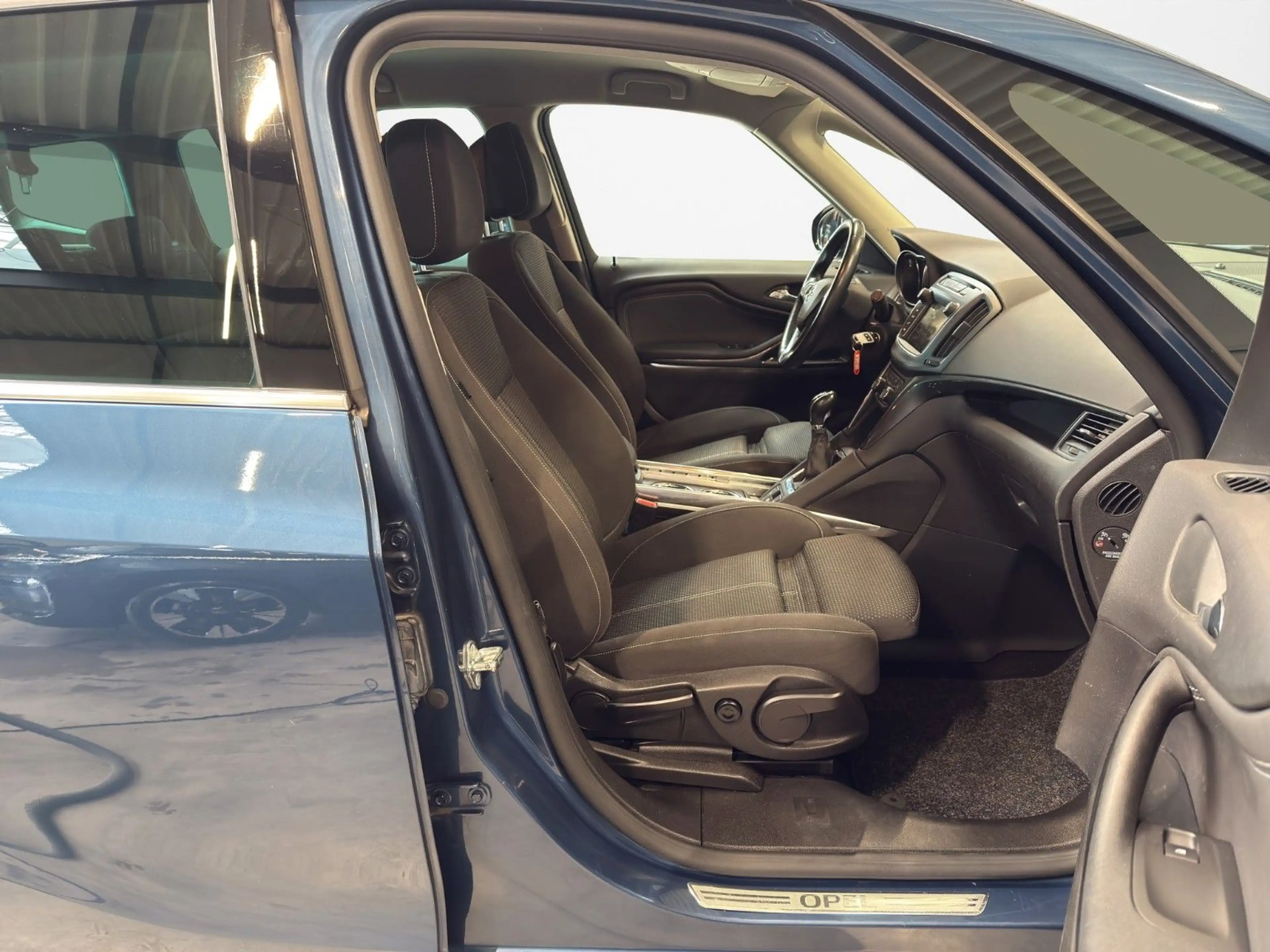 Opel Zafira C Tourer Business Innovation — photo 9