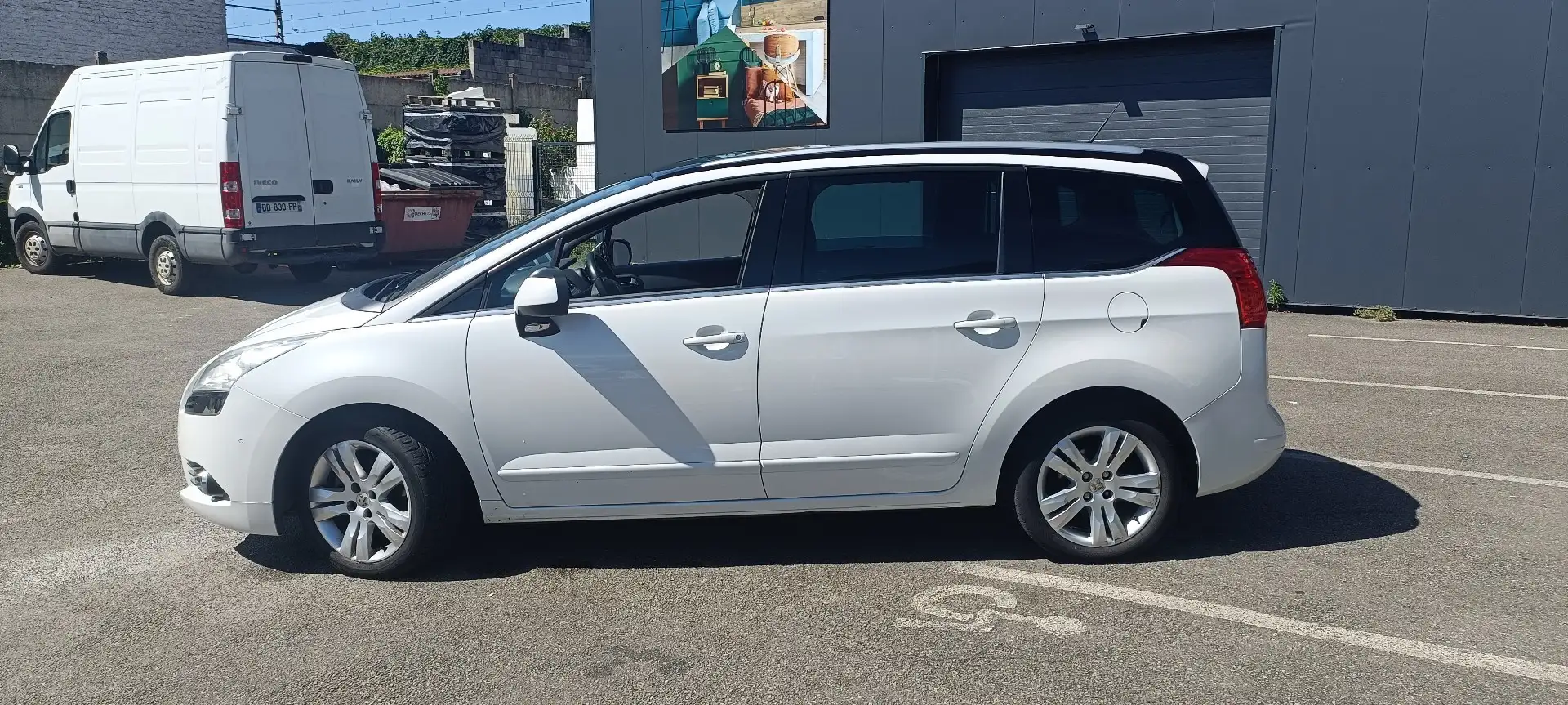 Peugeot 5008 2.0 HDi 150ch FAP BVM6 Premium Pack 7pl Weiß - 2
