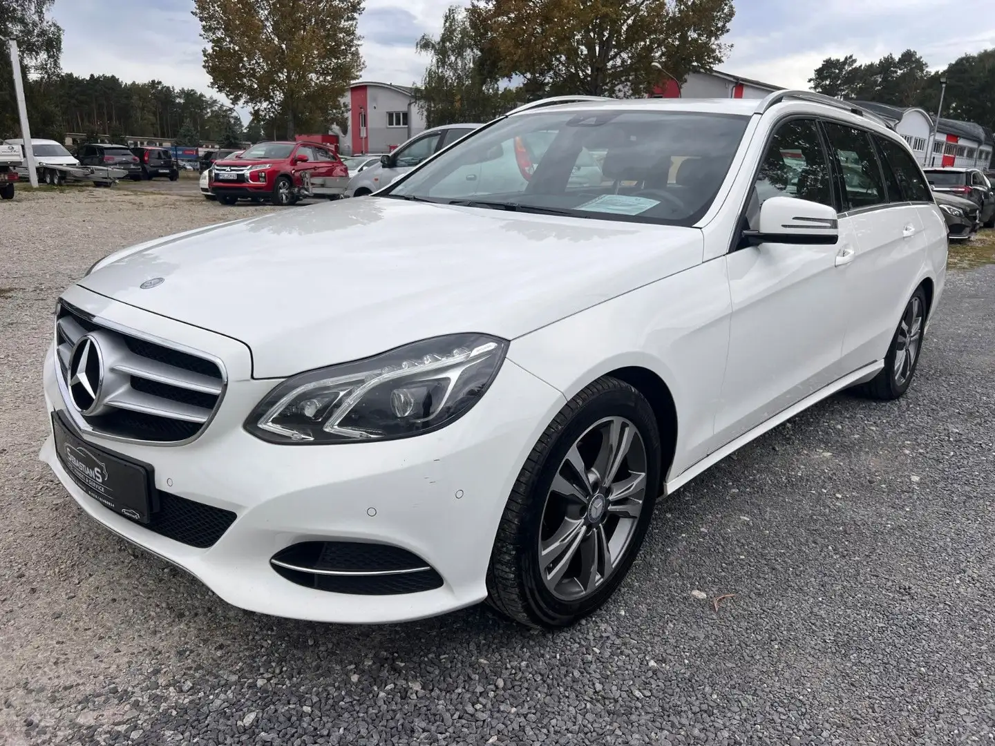 Mercedes-Benz E 220 E -Klasse T-Modell E 220 BlueTec Weiß - 1