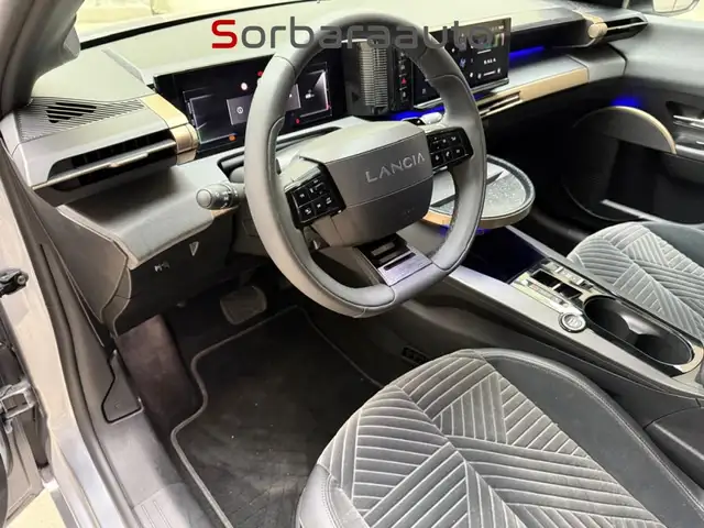 Lancia Ypsilon view 12