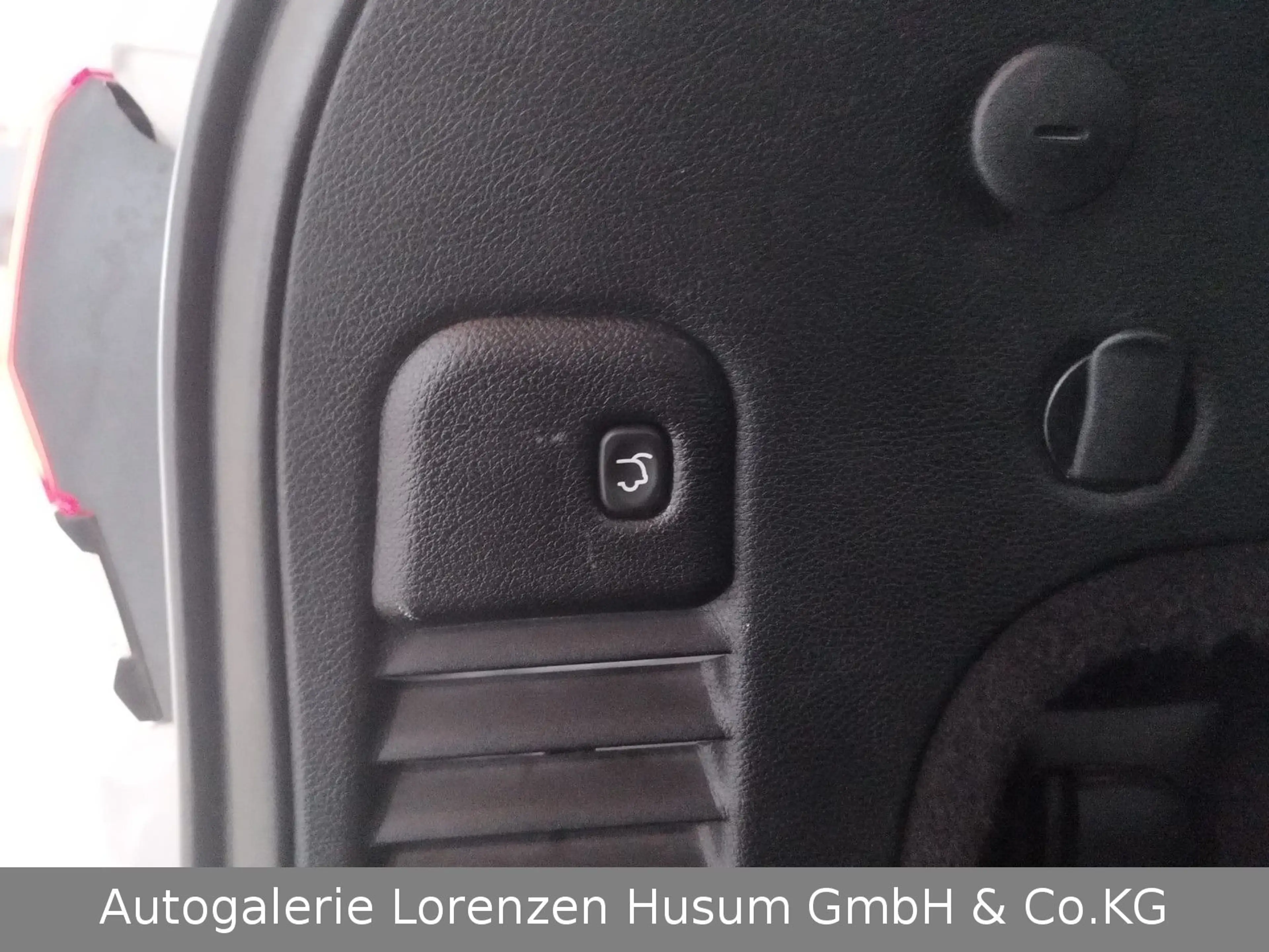 Jeep Grand Cherokee -Limited 4x4 — photo 12
