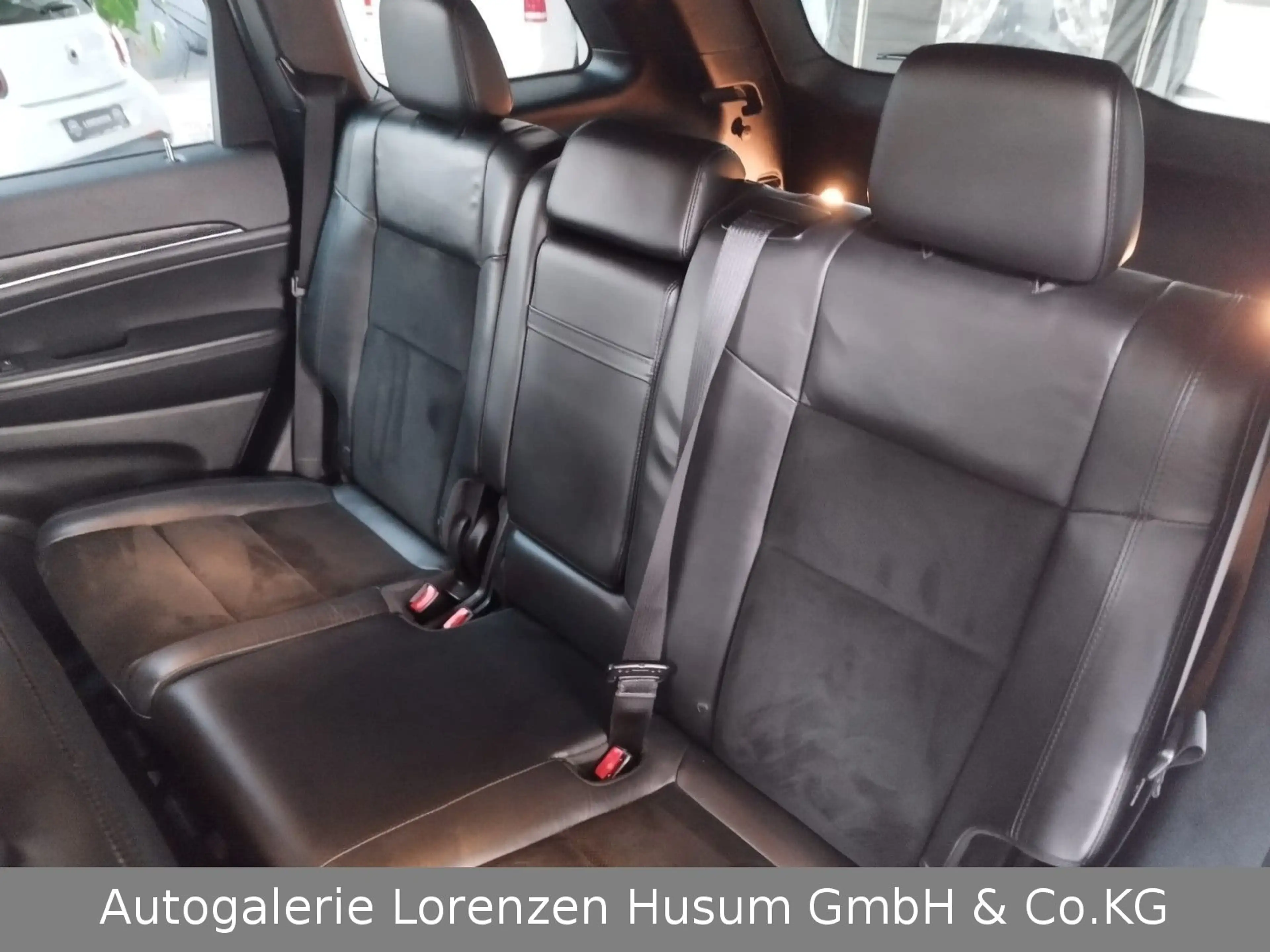 Jeep Grand Cherokee -Limited 4x4 — photo 14