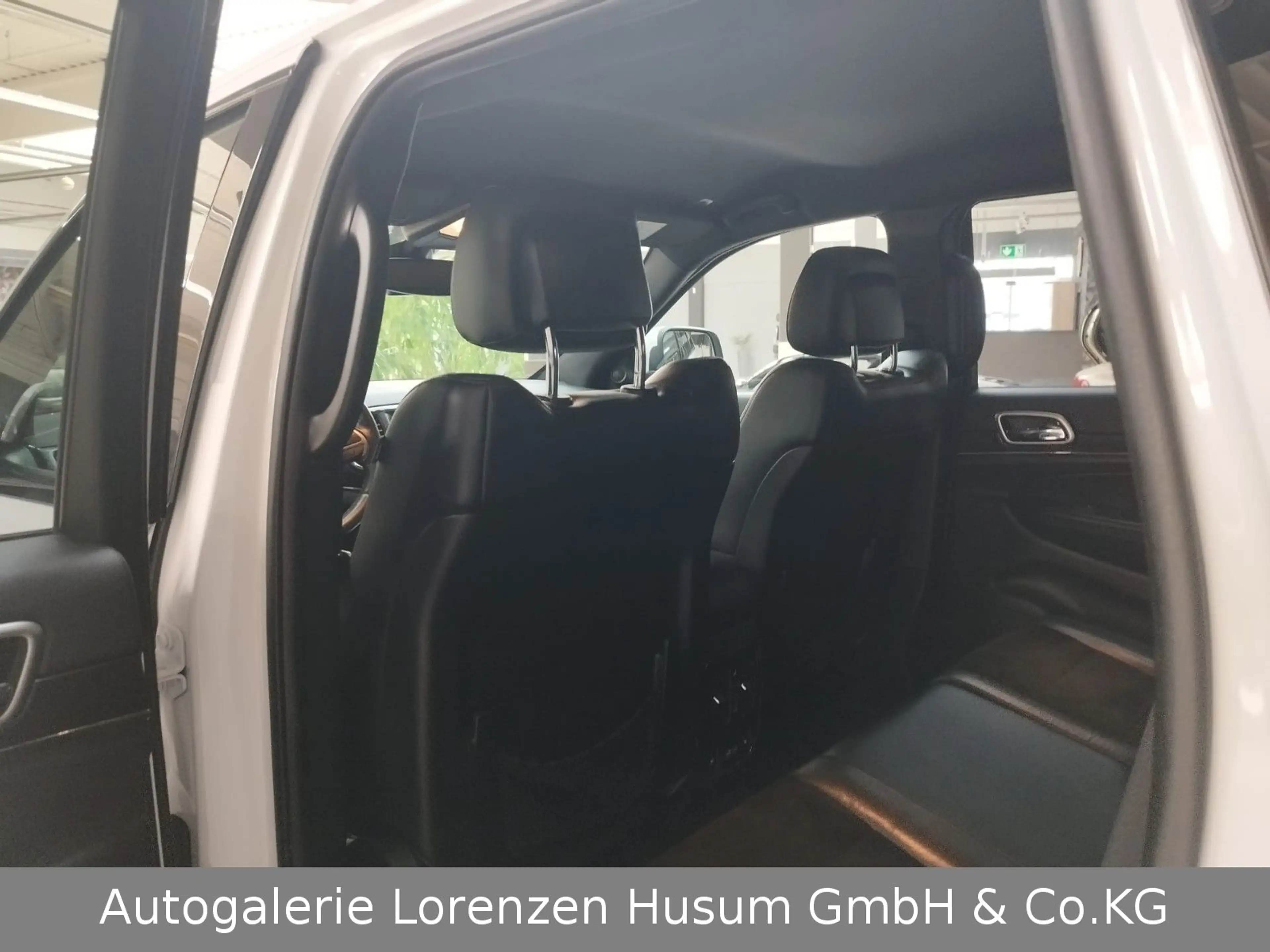 Jeep Grand Cherokee -Limited 4x4 — photo 13