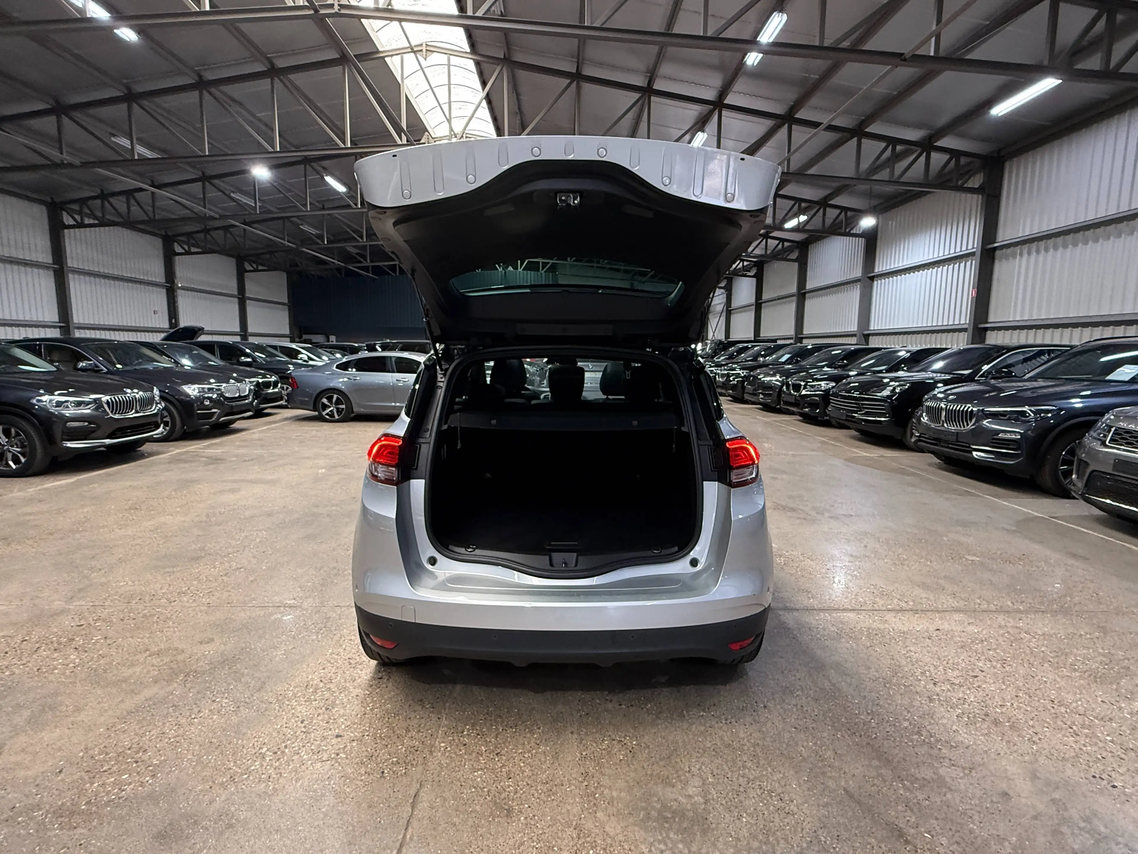 Renault Scenic Scenic 1.33 TCe Intens GPF — photo 9